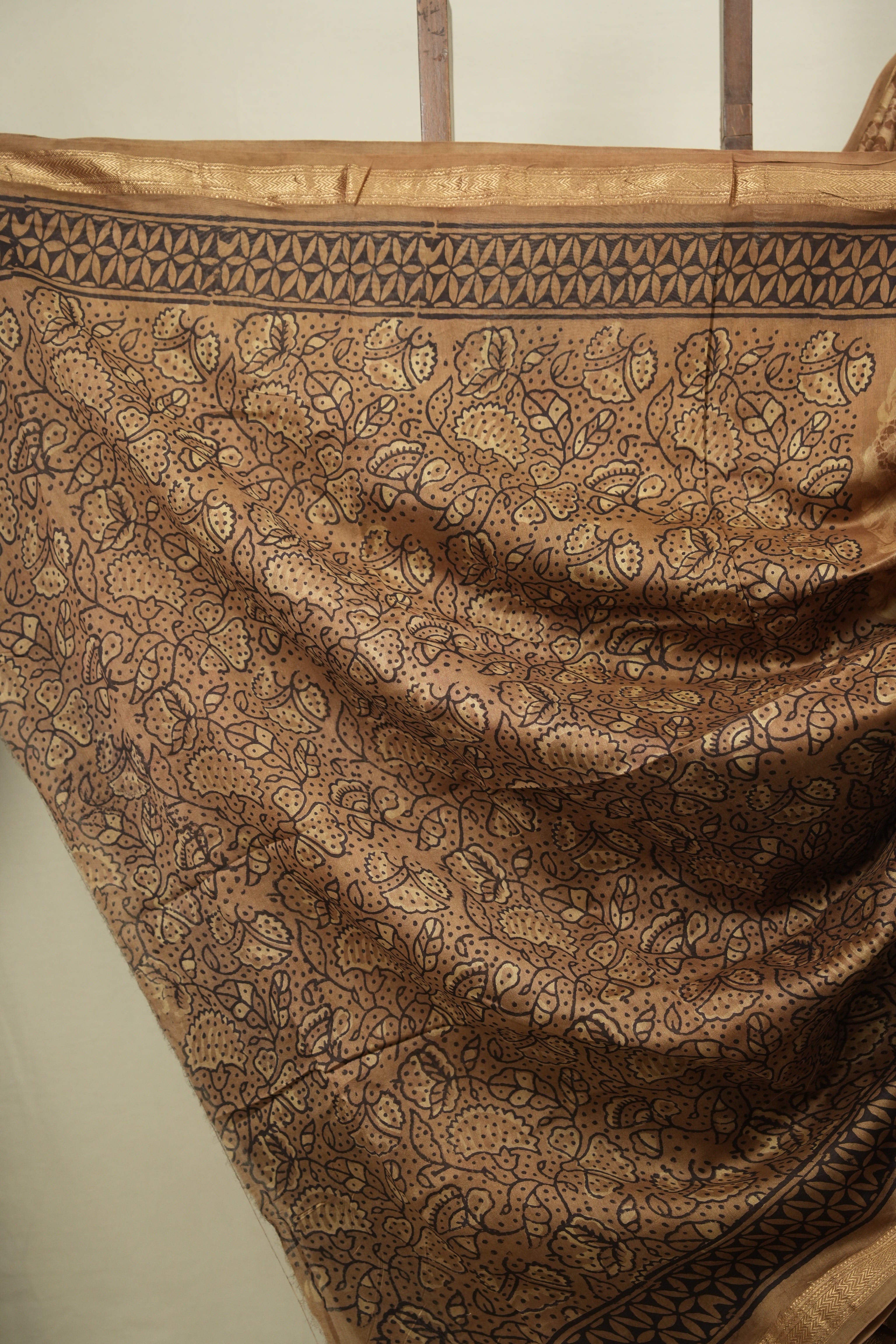 Beige HBP Cotton Silk Saree With Maheshwari Border - SRBCSS1807