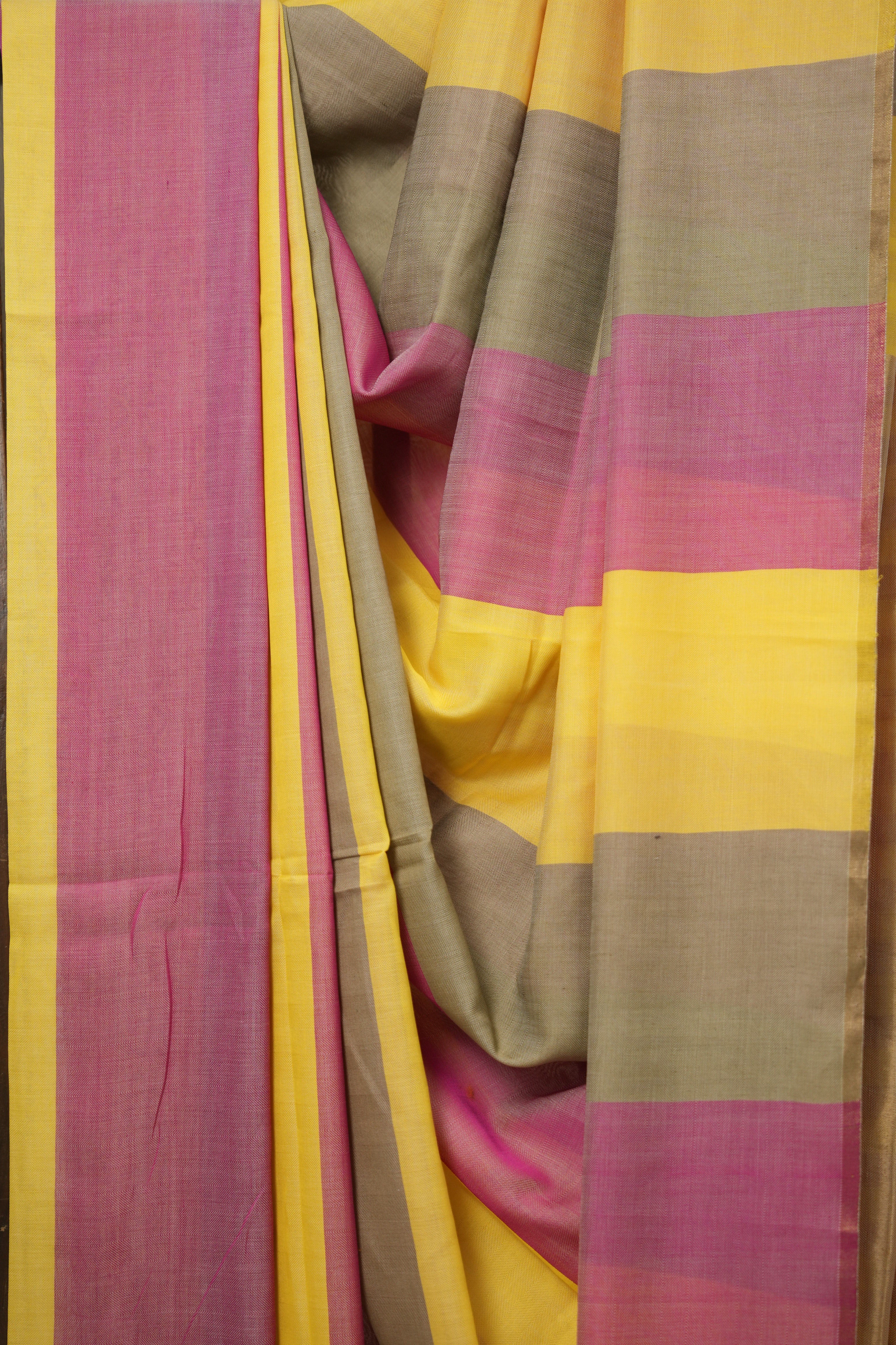 Multicolor Maheshwari Saree - SRMMS925