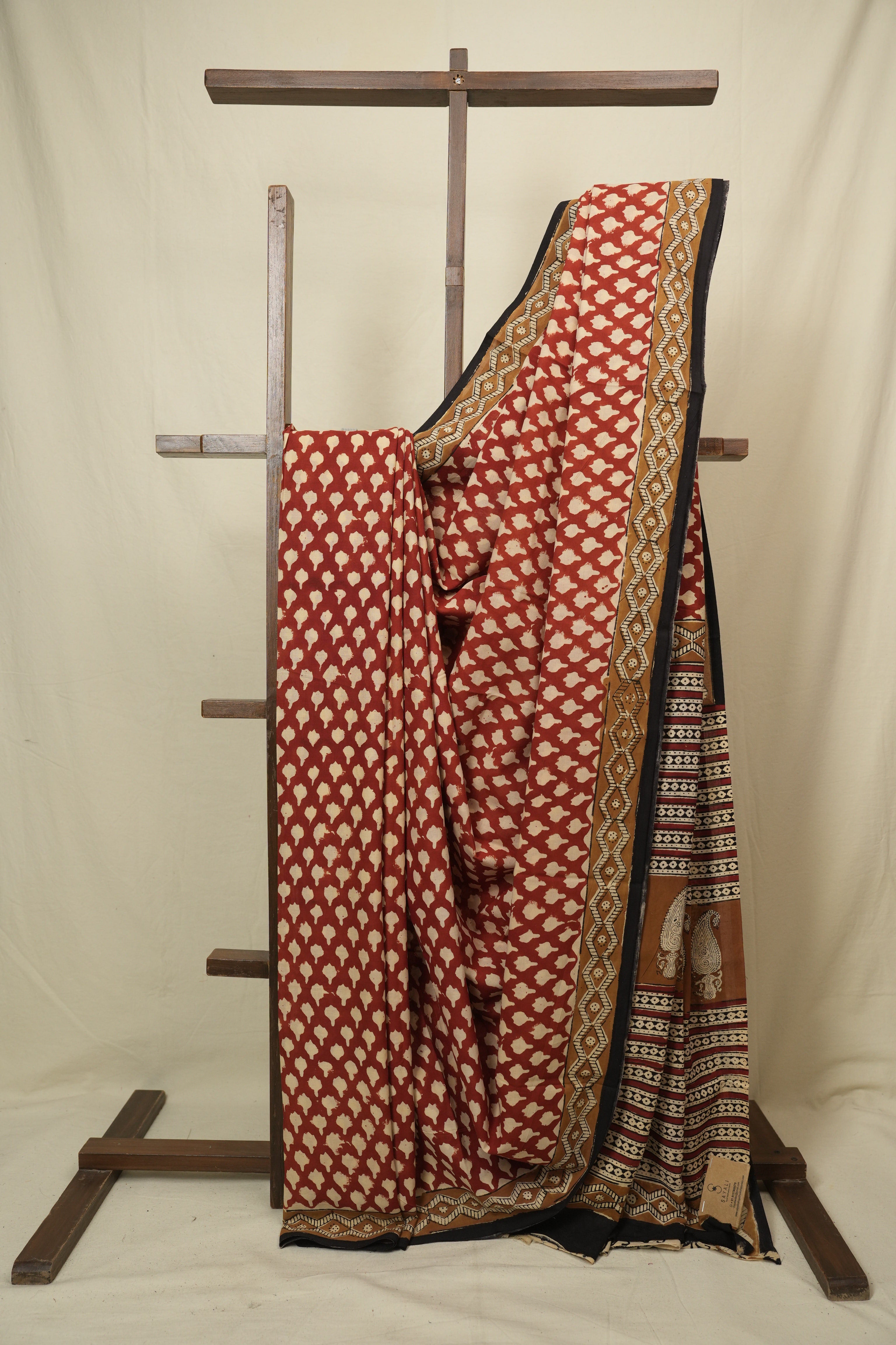 Red HBP Cotton Saree - SRRCS3447