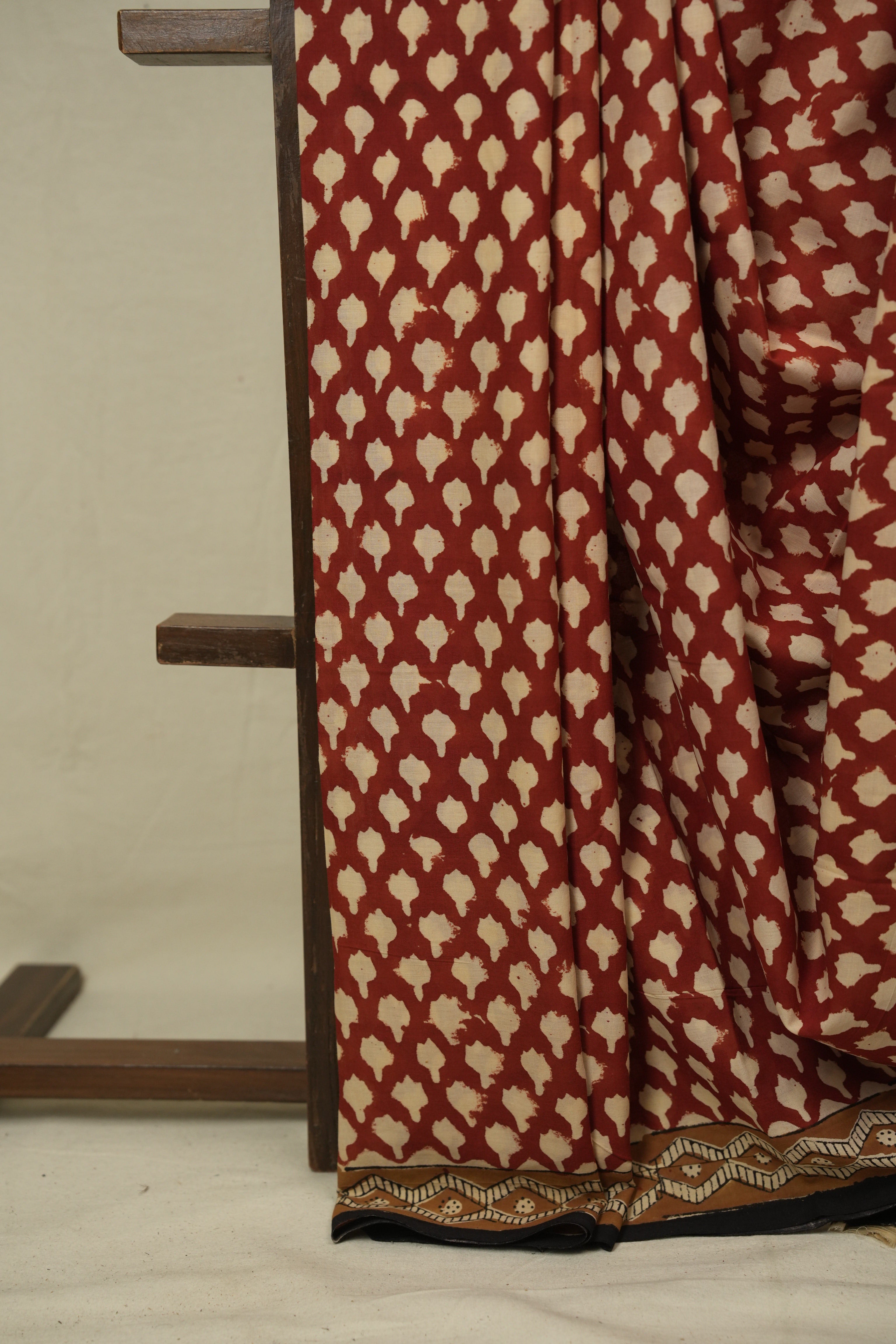Red HBP Cotton Saree - SRRCS3447