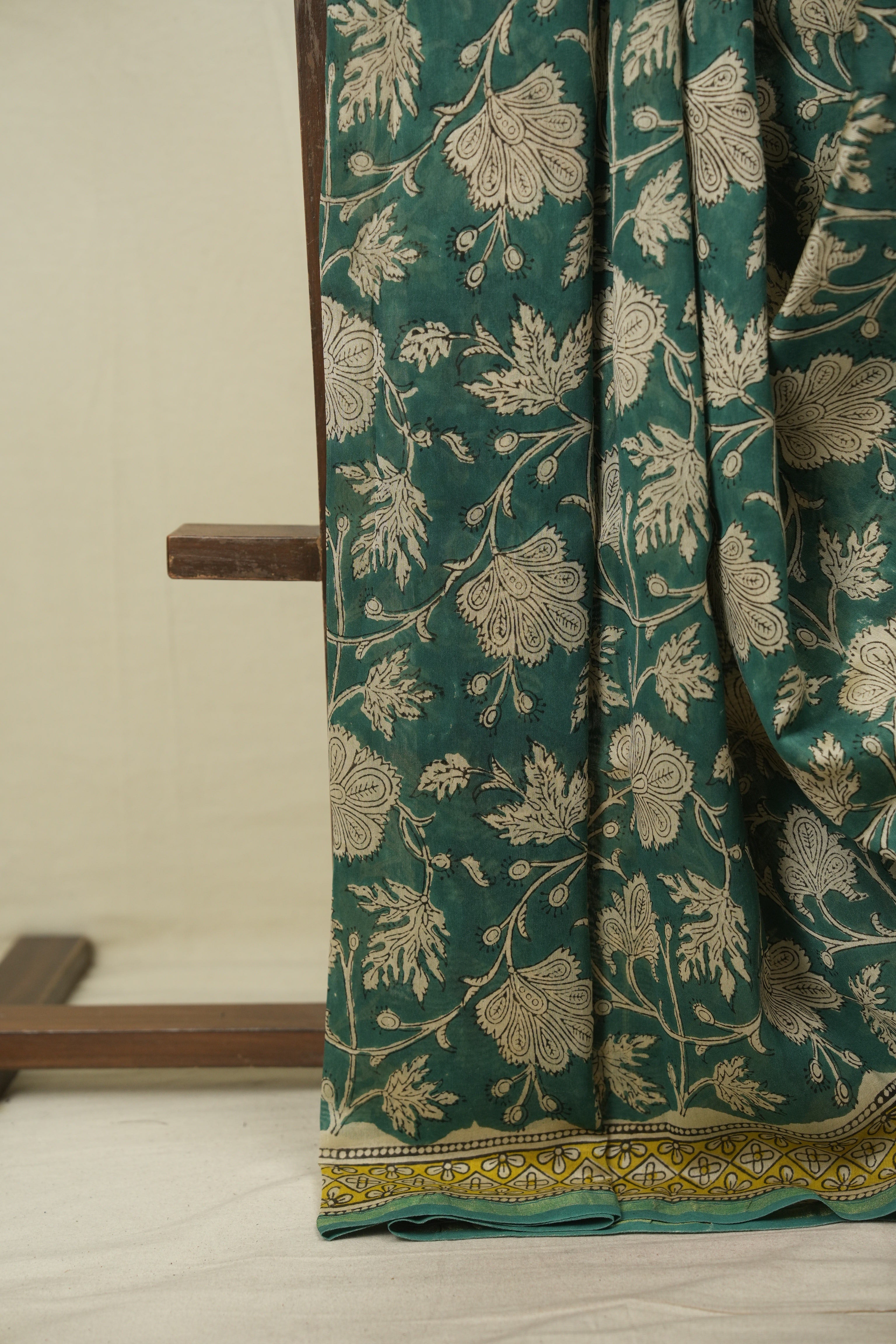 Green HBP Cotton Silk Saree With Chanderi Border - SRGCSS1771