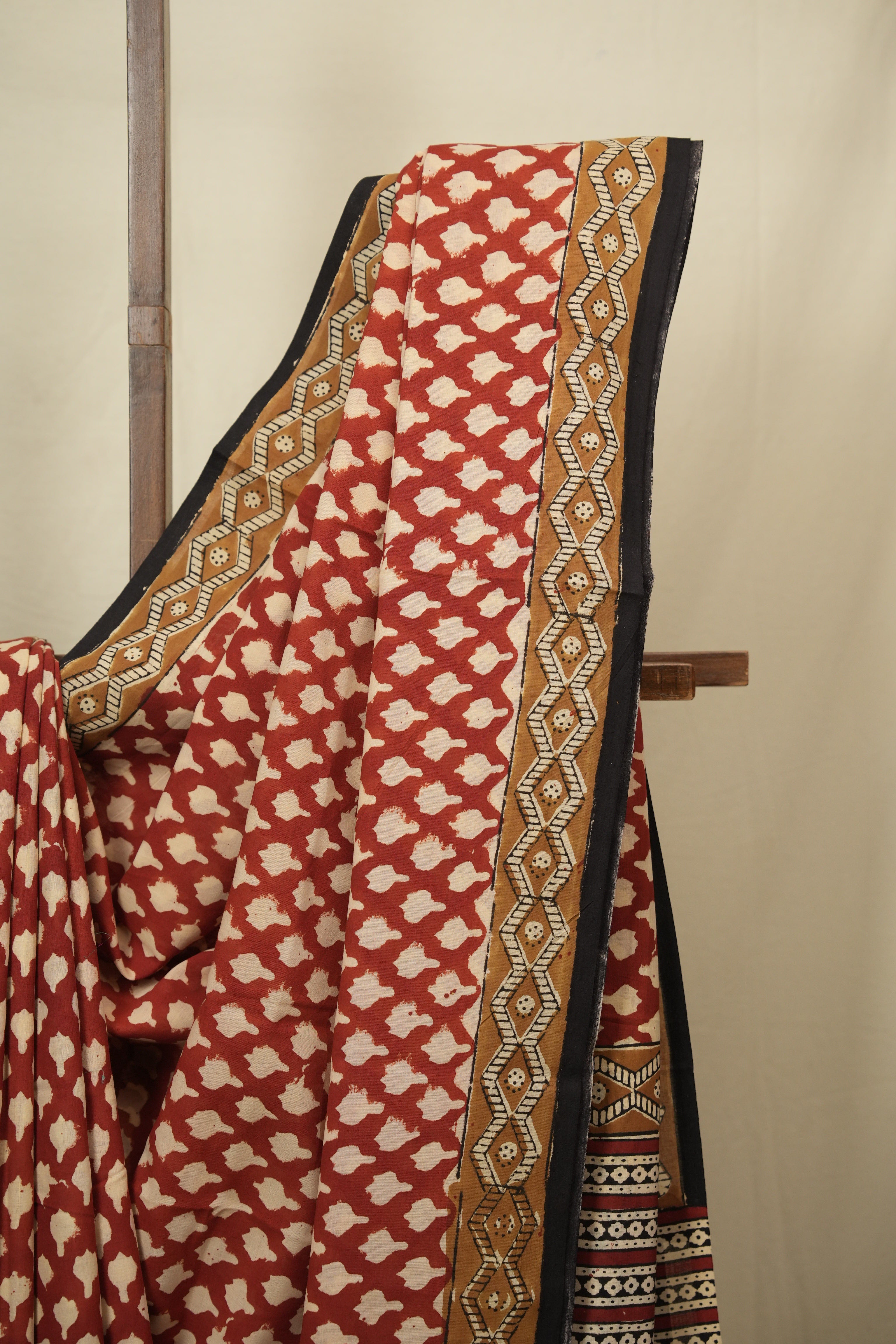 Red HBP Cotton Saree - SRRCS3447