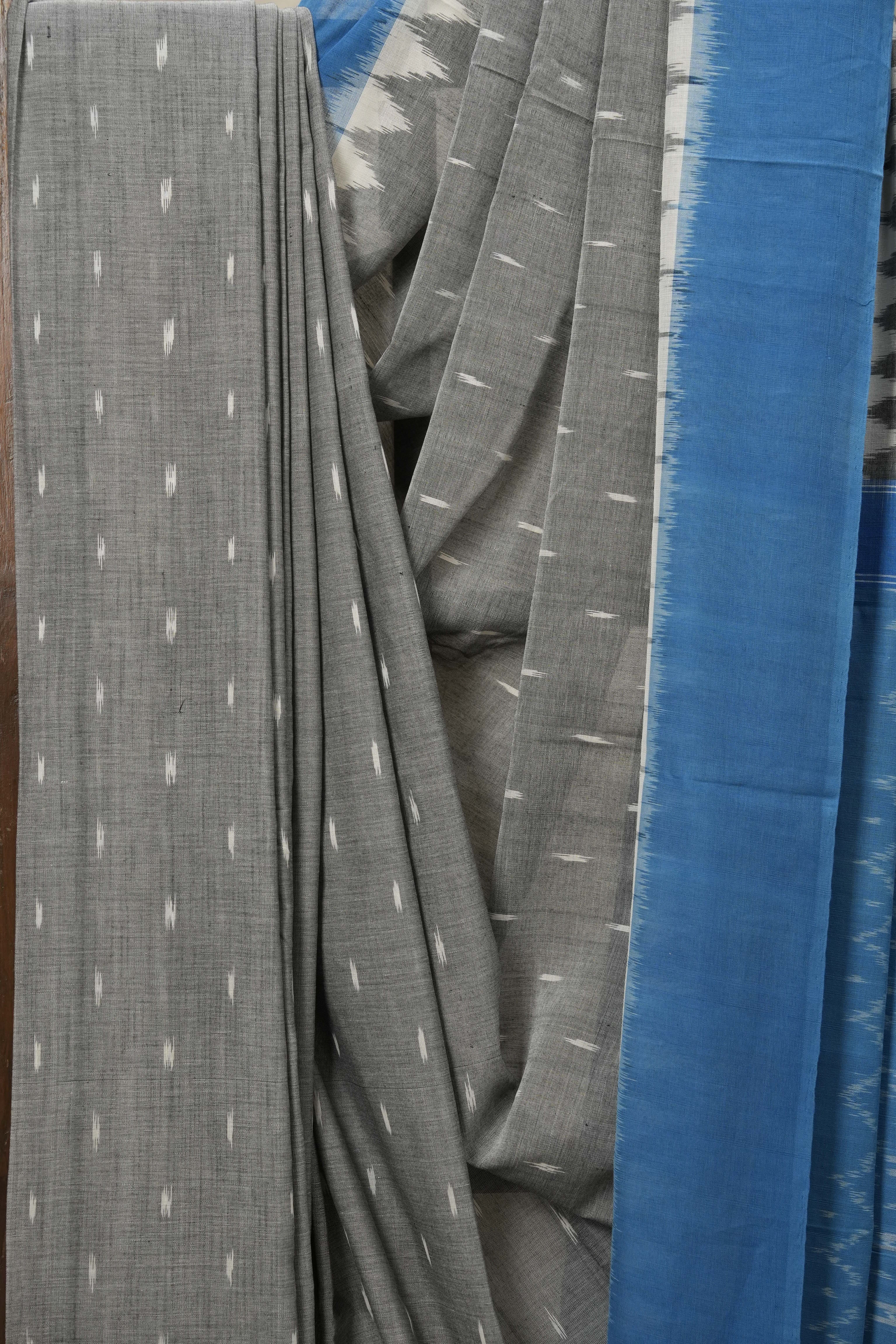 Grey Blue Pochampalli Cotton Ikat Saree - SRGBPCIS552