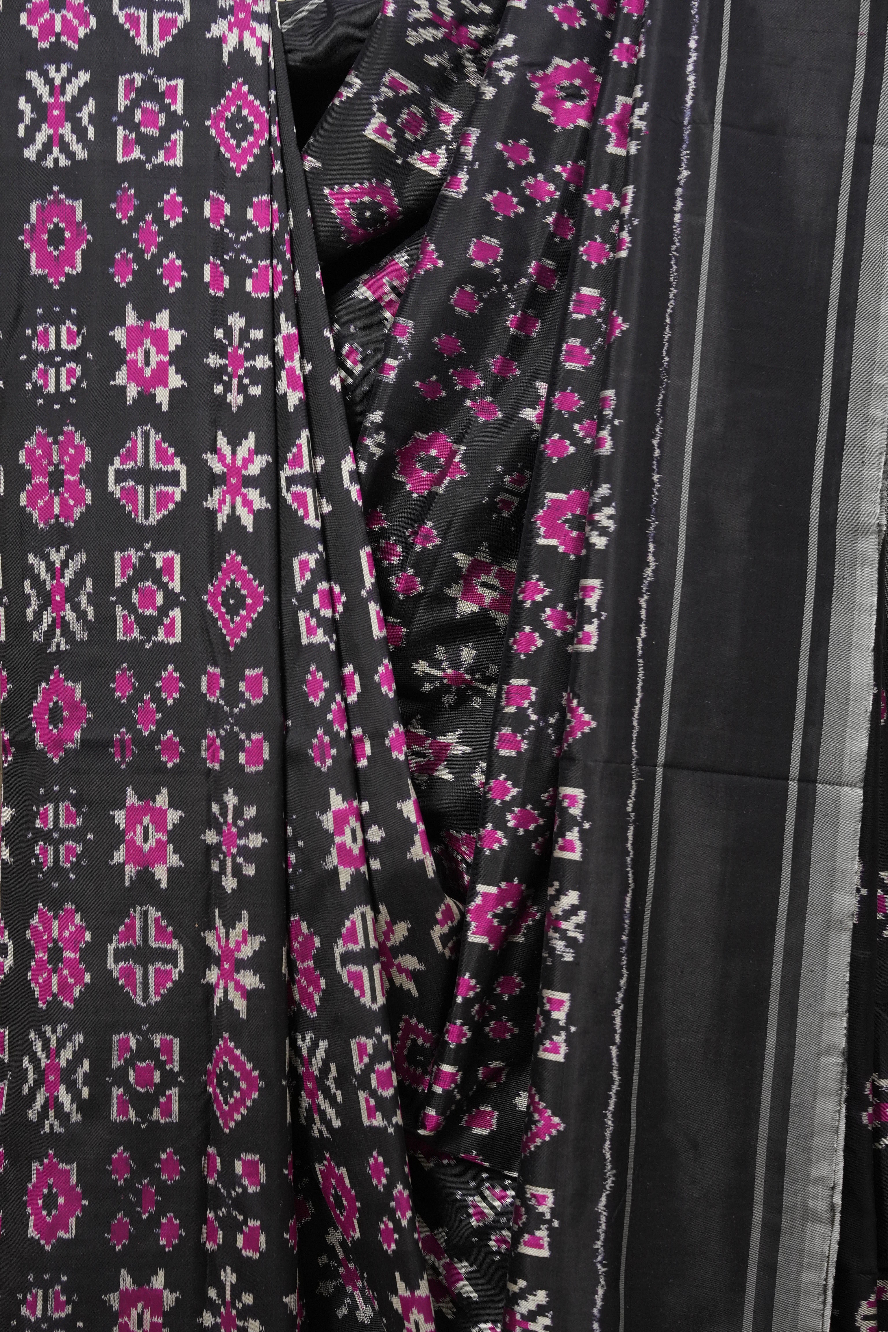 Black Pochampalli Silk Ikat Saree - SRBPSIS166