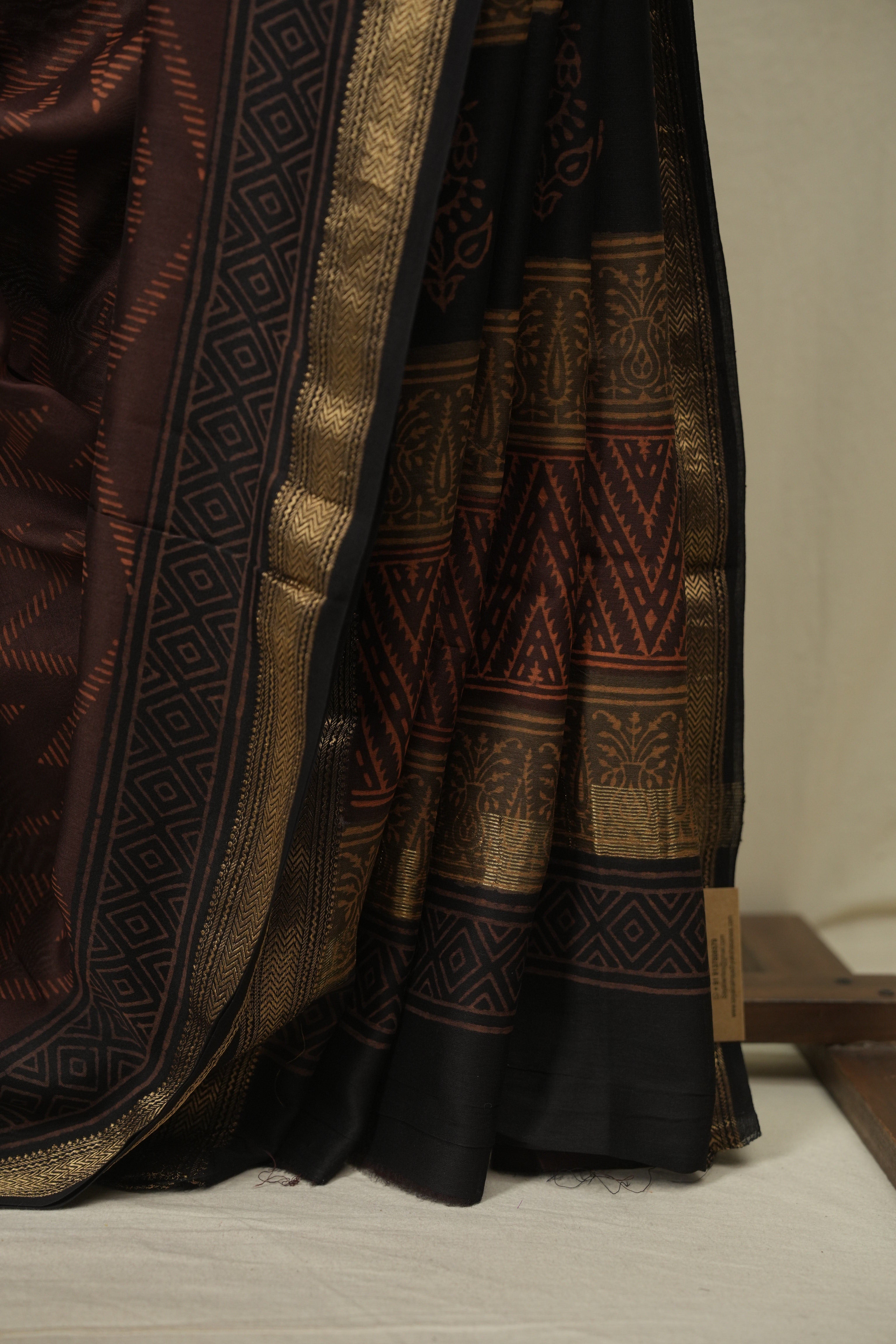 Dark Brown HBP Cotton Silk Saree With Maheshwari Border - SRDBCSS1798