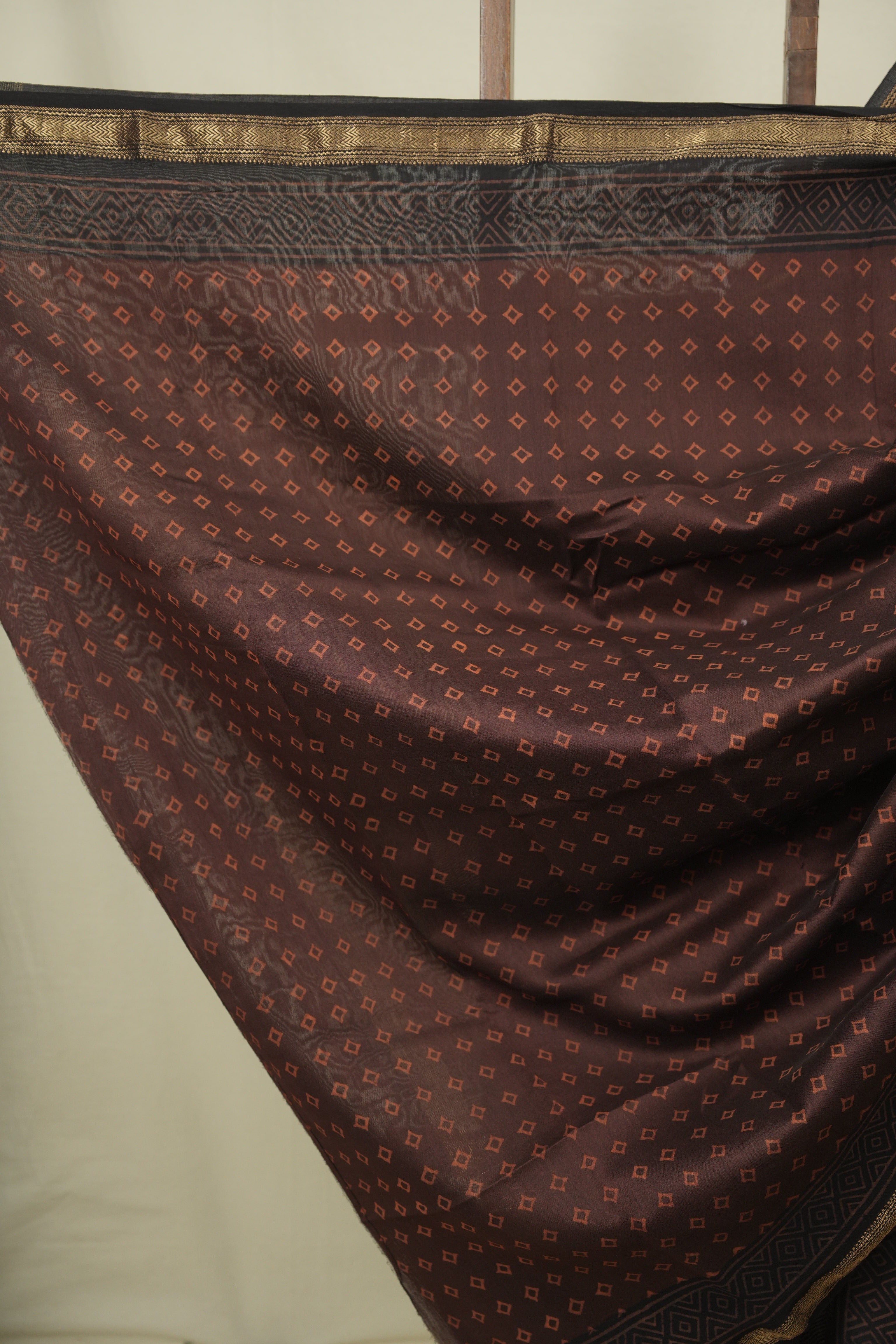 Dark Brown HBP Cotton Silk Saree With Maheshwari Border - SRDBCSS1798