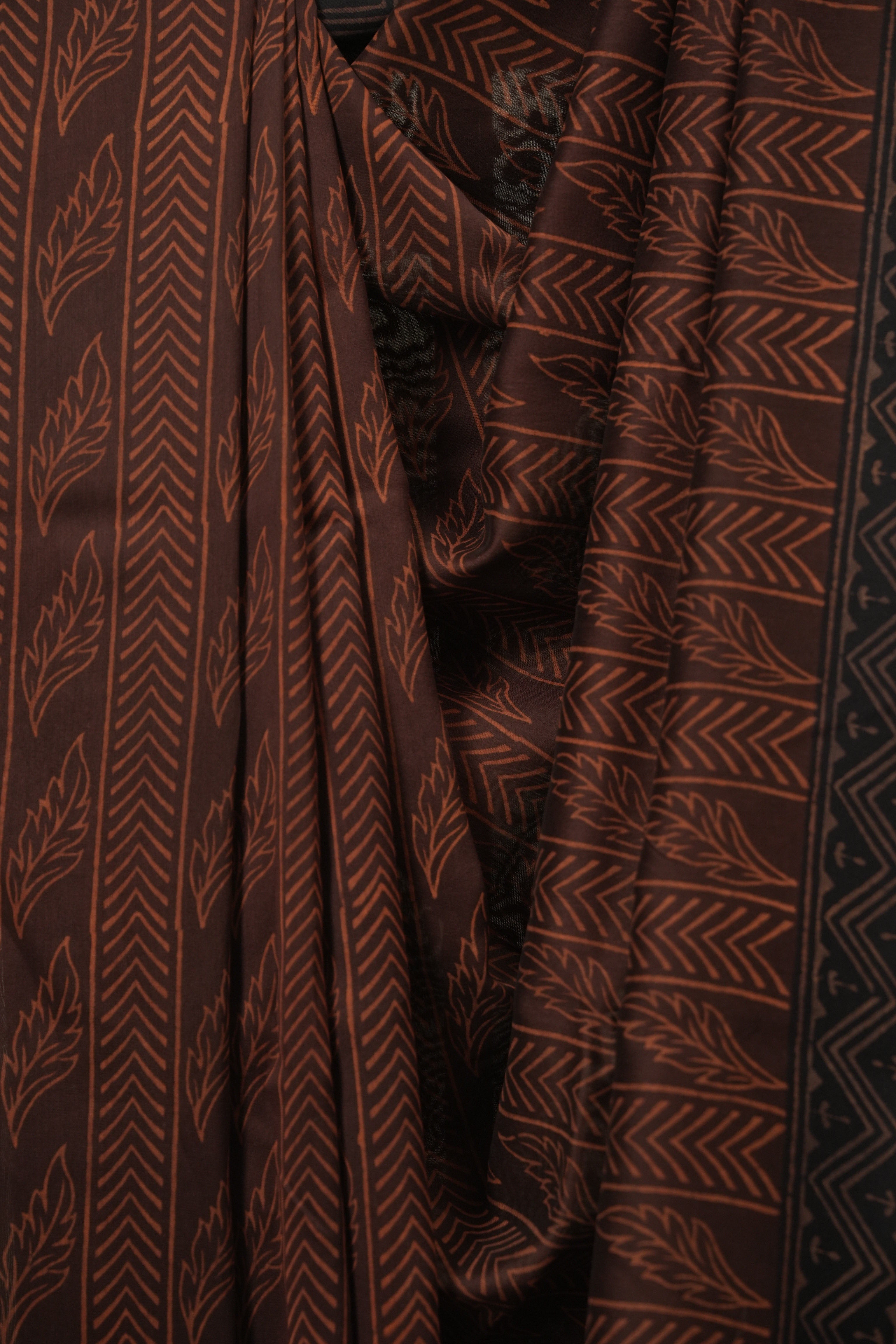 Dark Brown HBP Cotton Silk Saree With Maheshwari Border - SRDBCSS1799