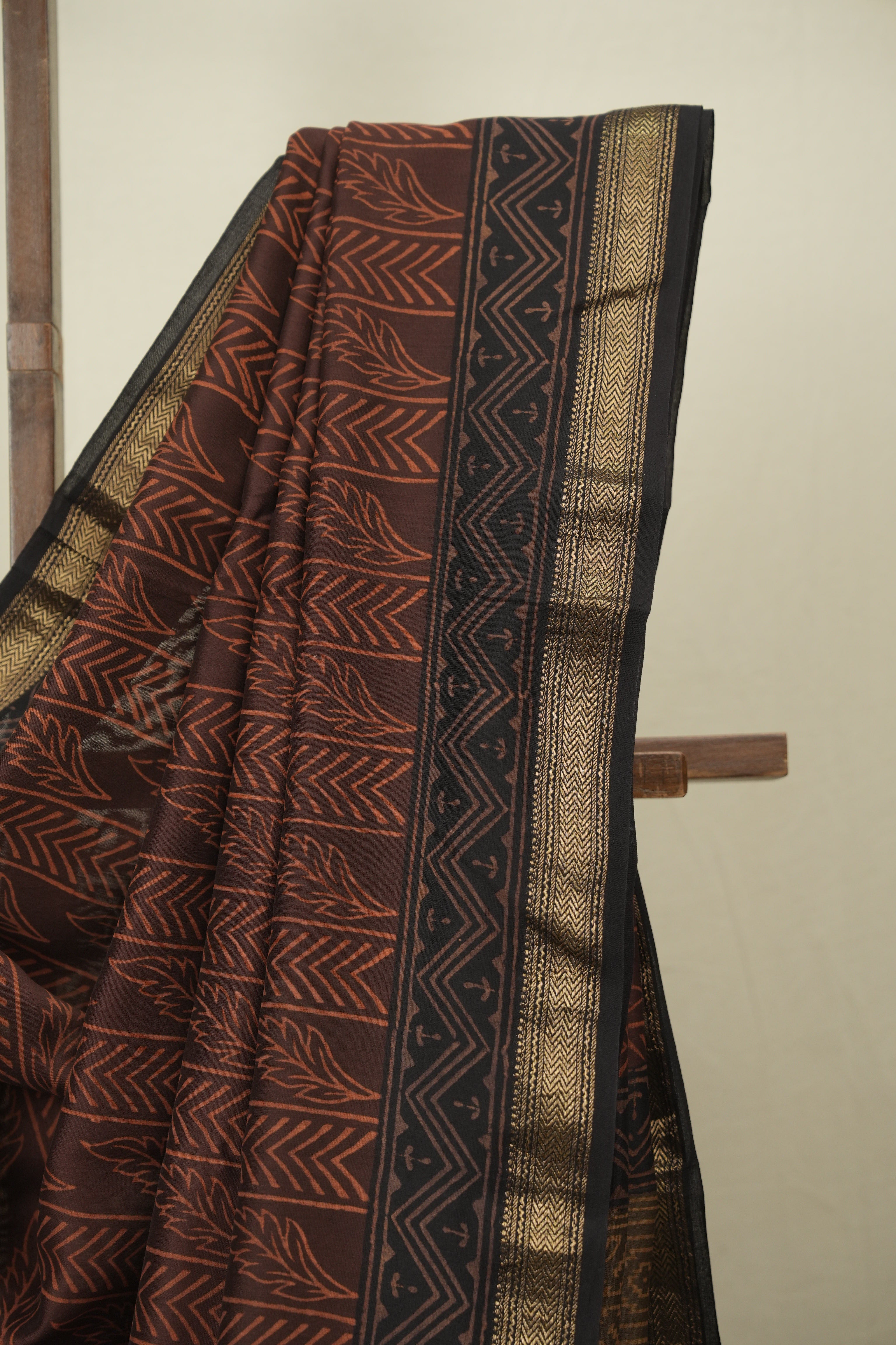 Dark Brown HBP Cotton Silk Saree With Maheshwari Border - SRDBCSS1799