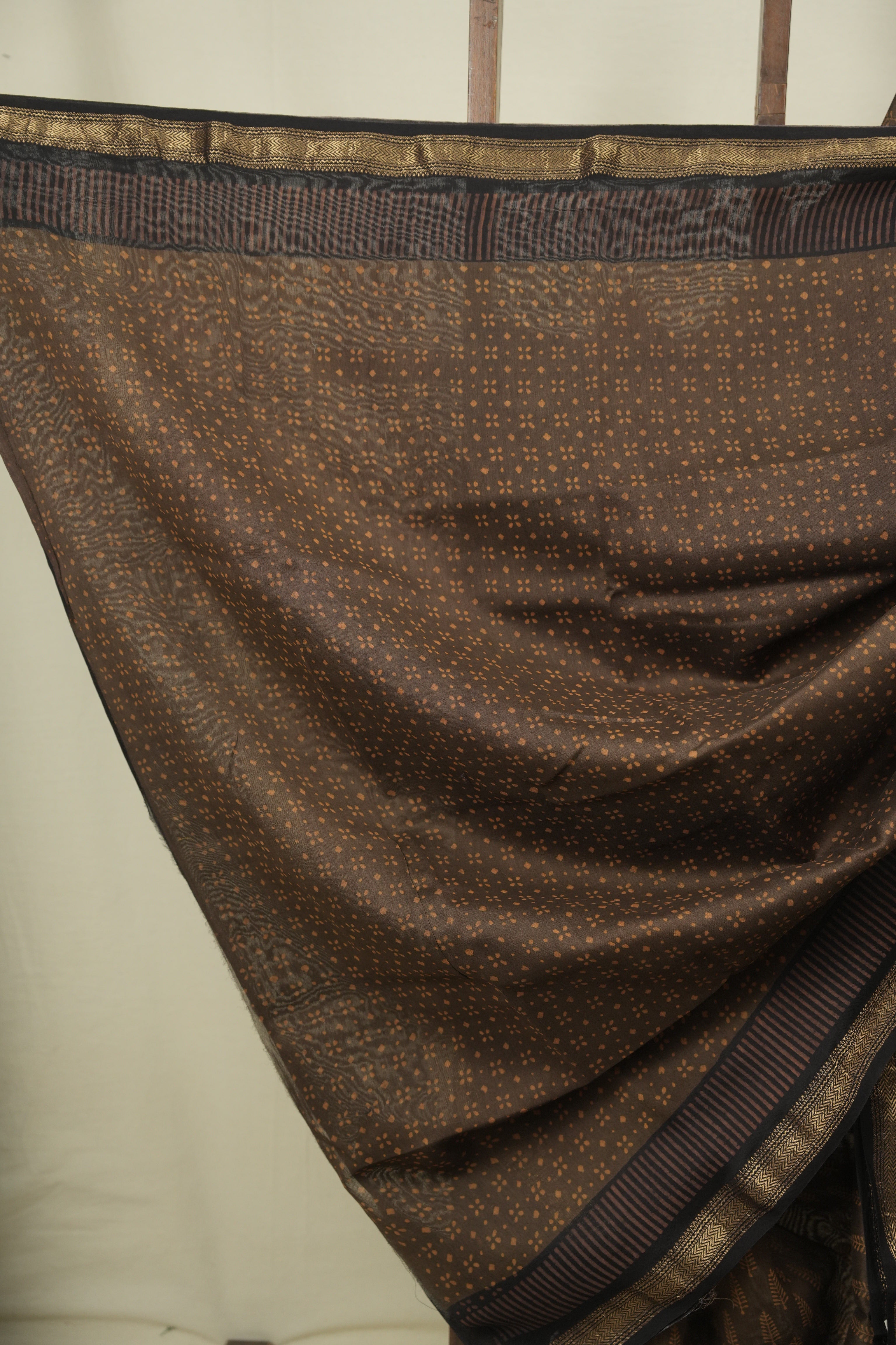 Brown HBP Cotton Silk Saree With Maheshwari Border - SRBCSS1800