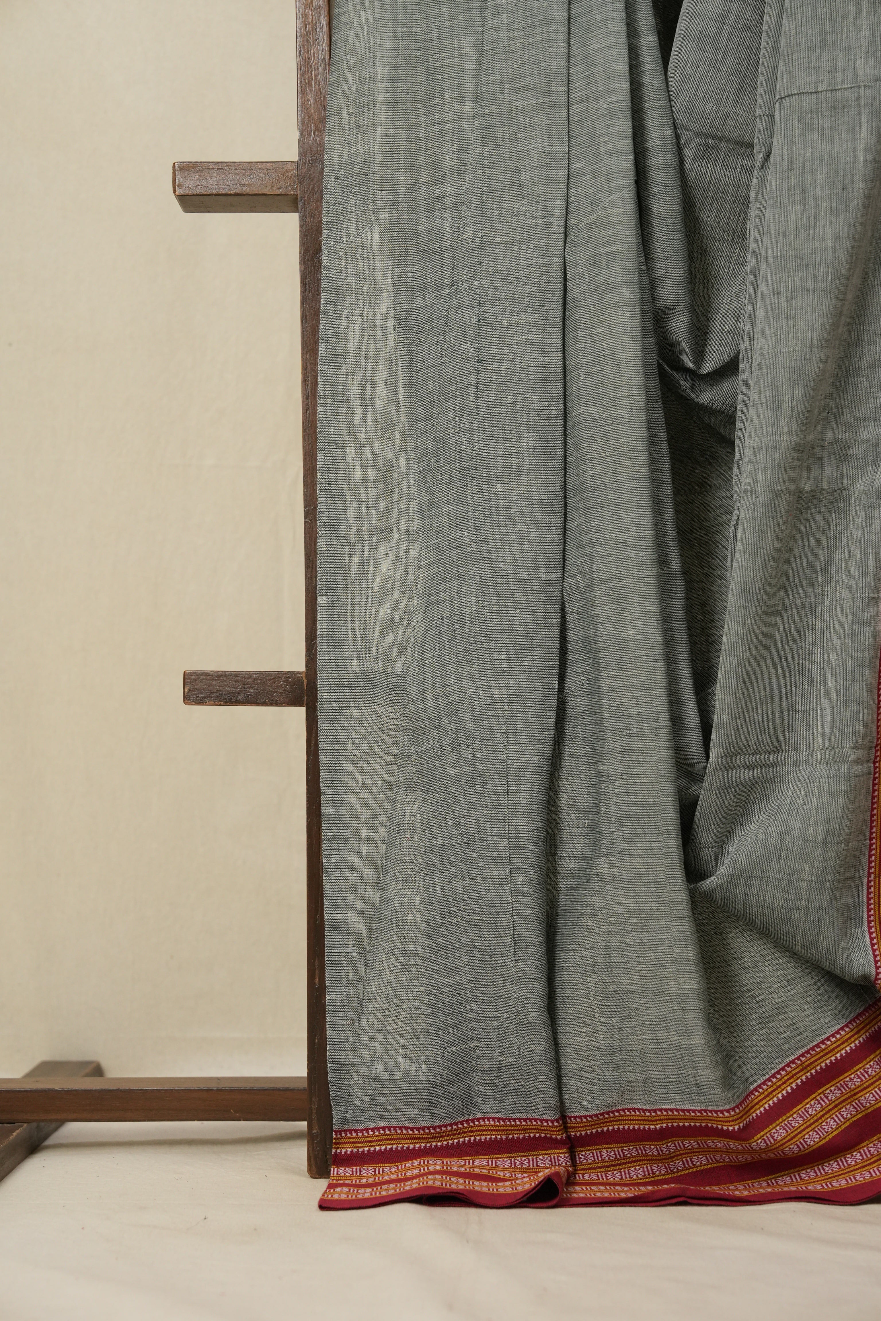 Grey Plain Cotton Patteda Anchu Saree - SRGPAS279