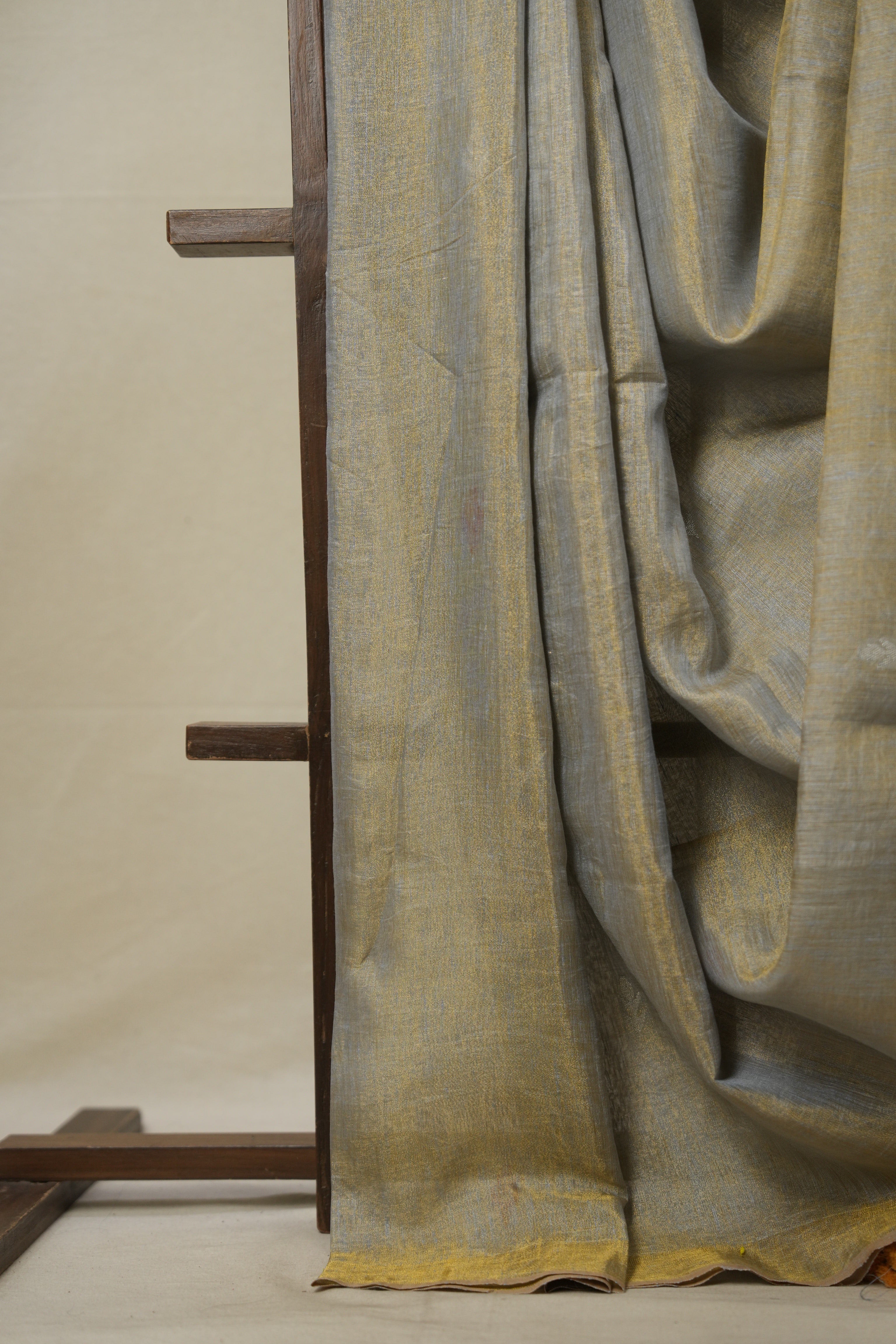 Grey Gold Tissue Linen Jamdani Saree - SRGTLJS223