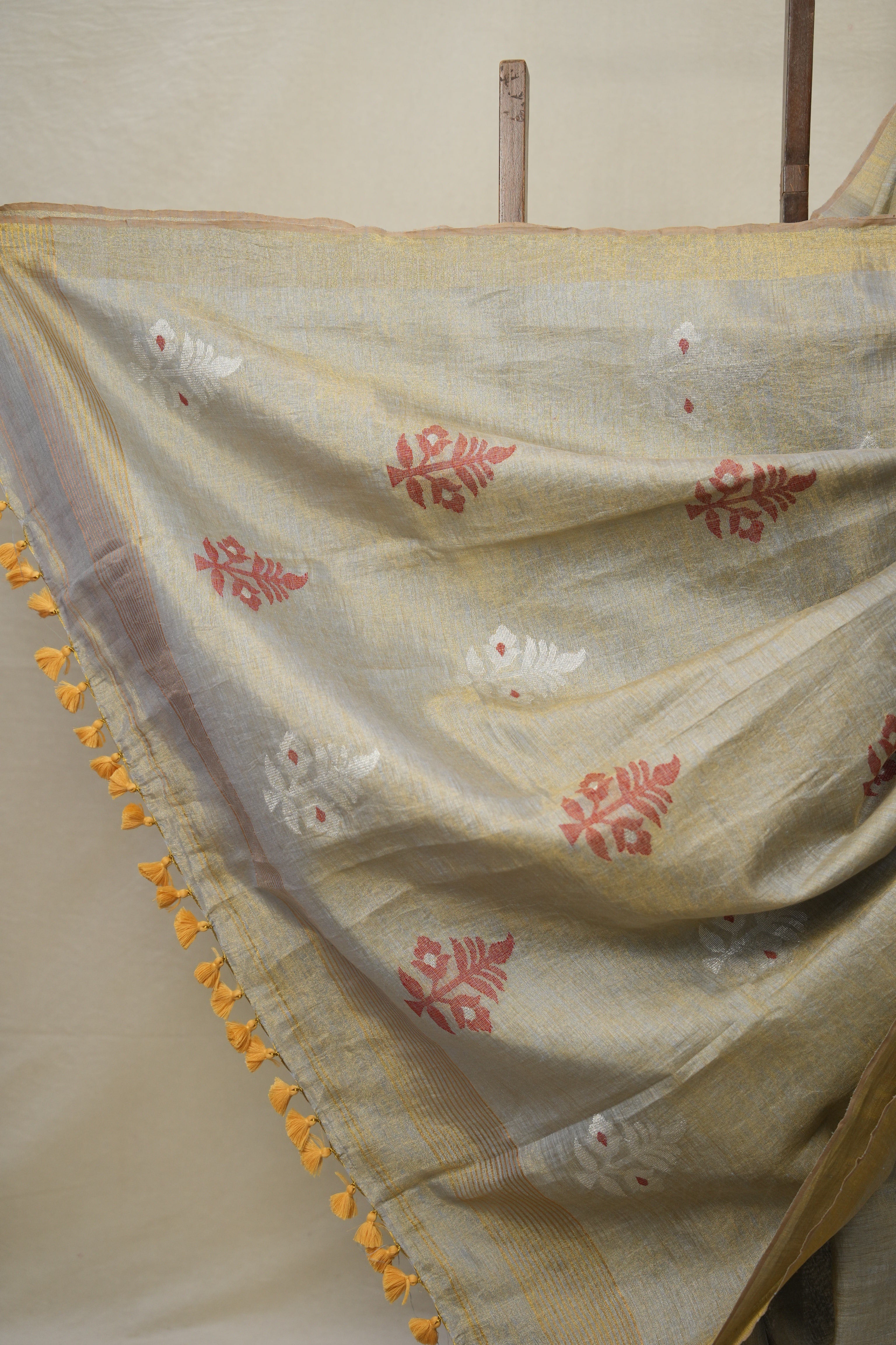 Grey Gold Tissue Linen Jamdani Saree - SRGTLJS223