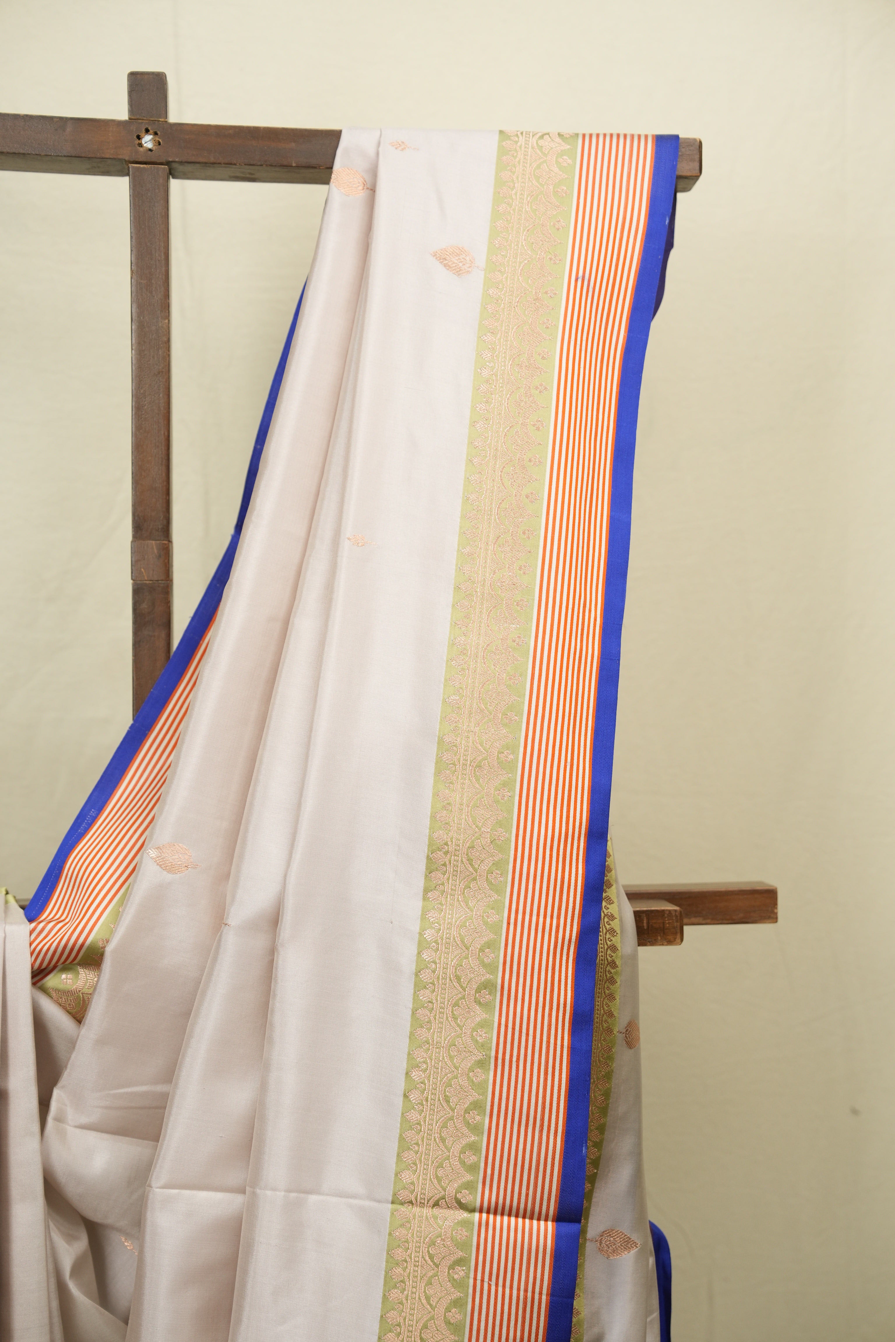 Cream Banarasi Silk Saree - SRCBSS947