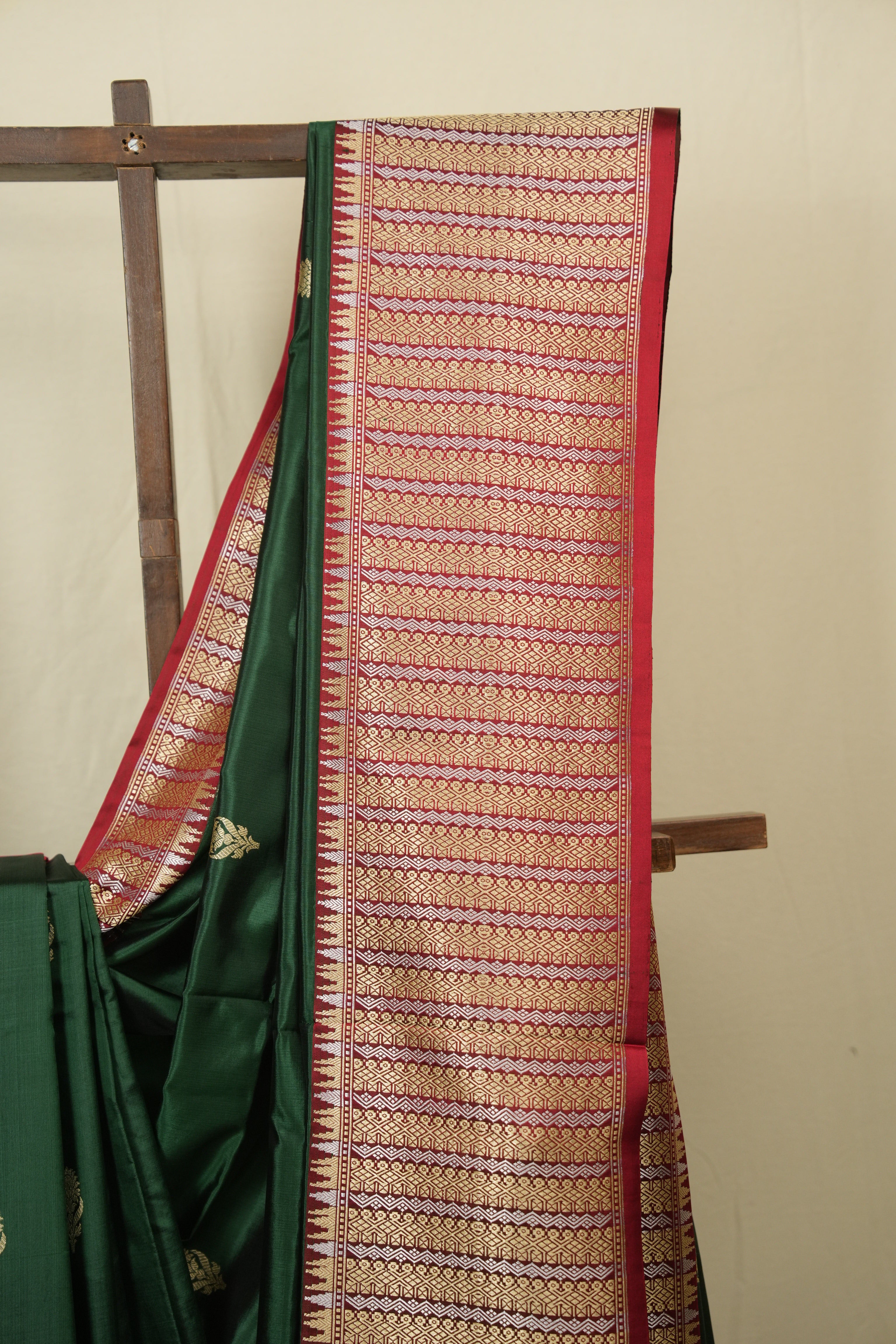 Green Banarasi Silk Saree - SRGBSS943