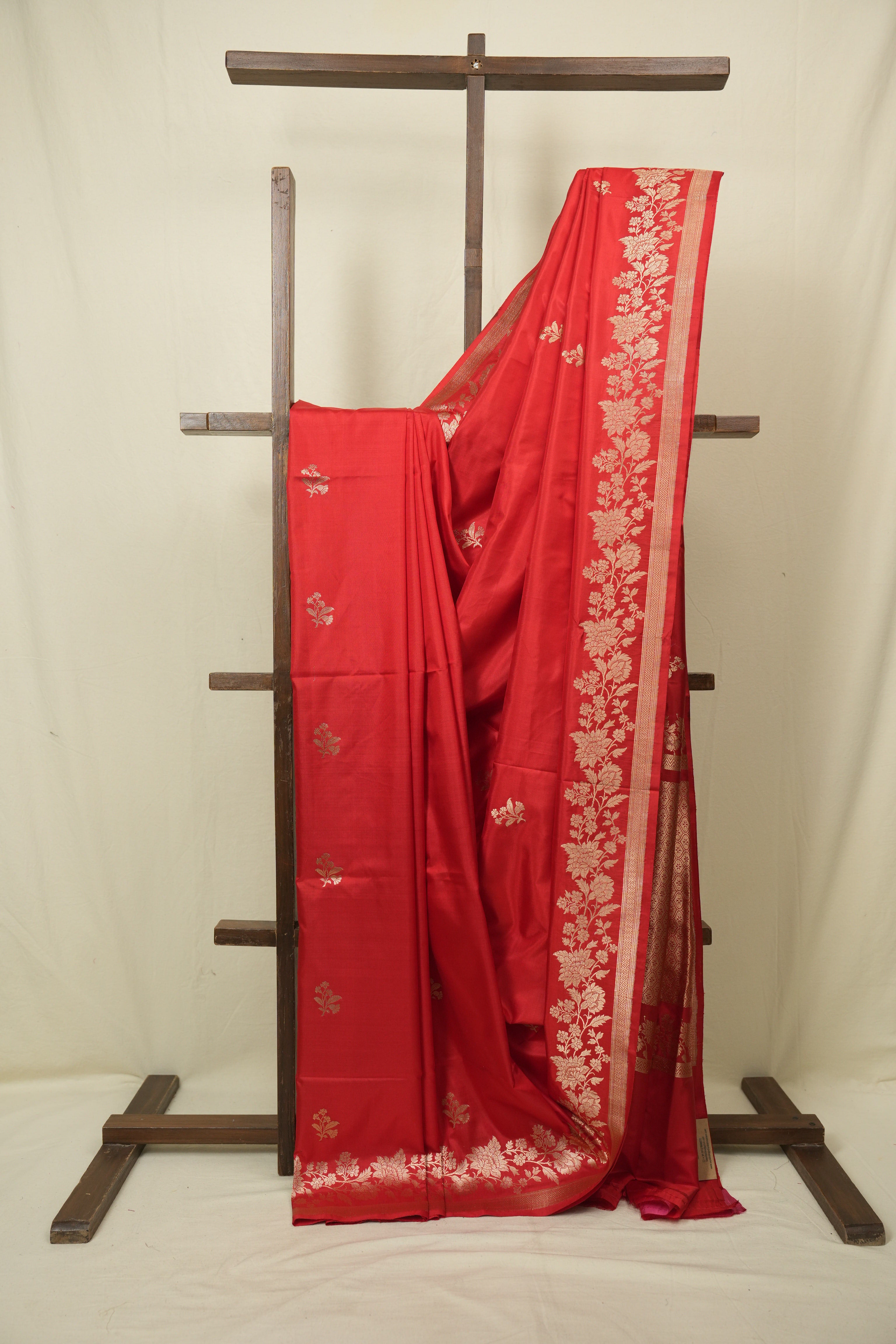 Red Banarasi Silk Saree - SRRBSS938
