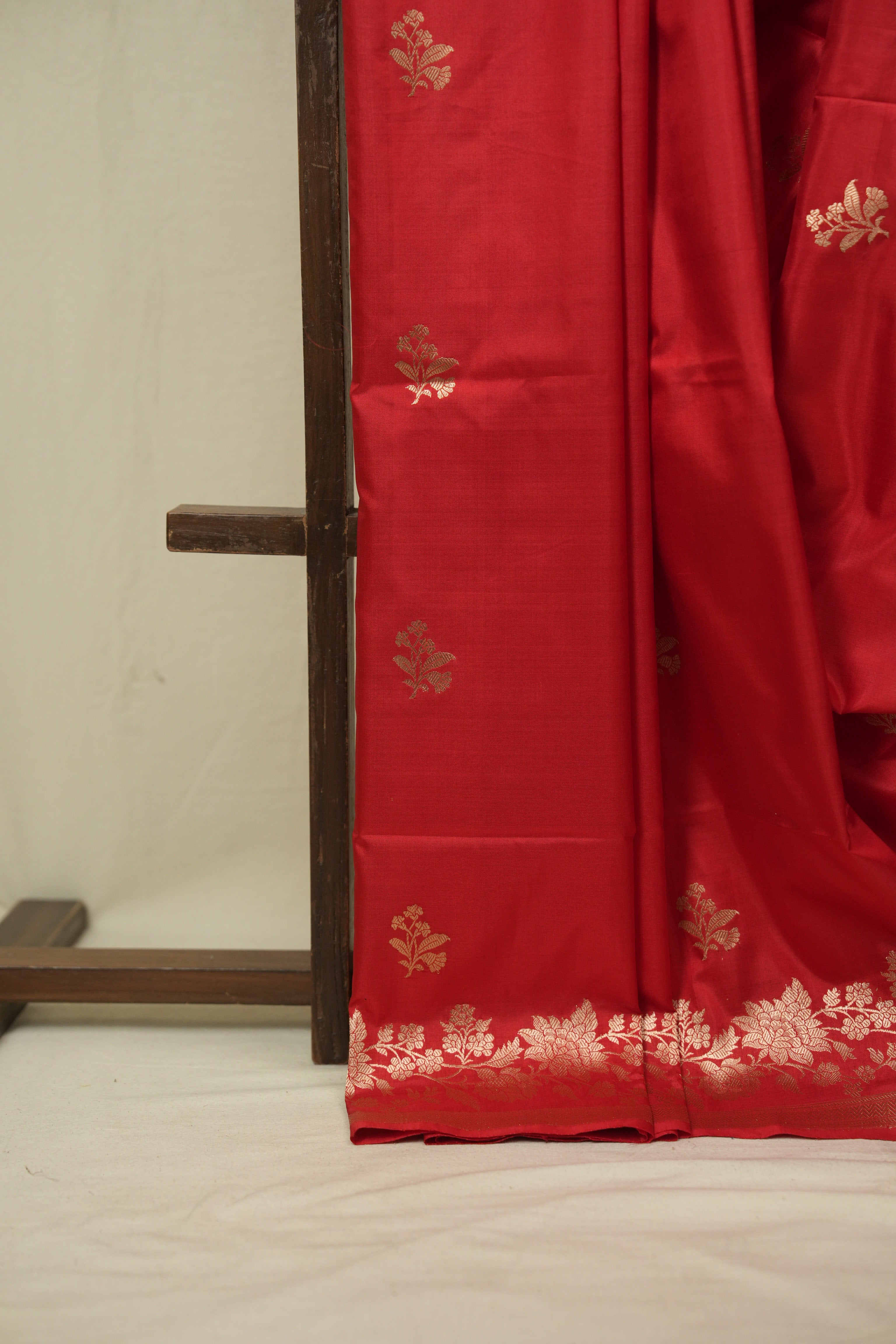 Red Banarasi Silk Saree - SRRBSS938