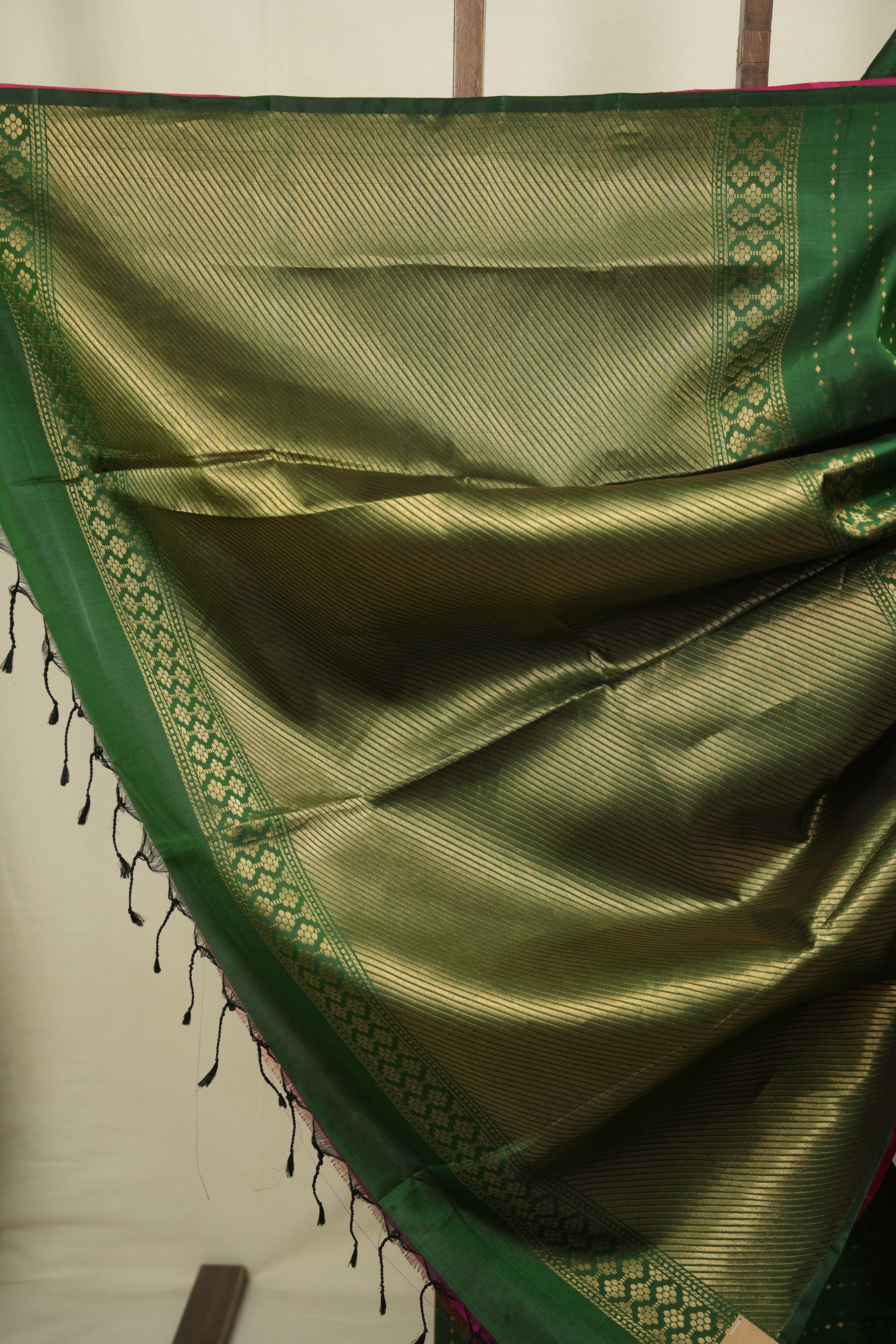 Green Soft Silk Saree - SRGSSS479