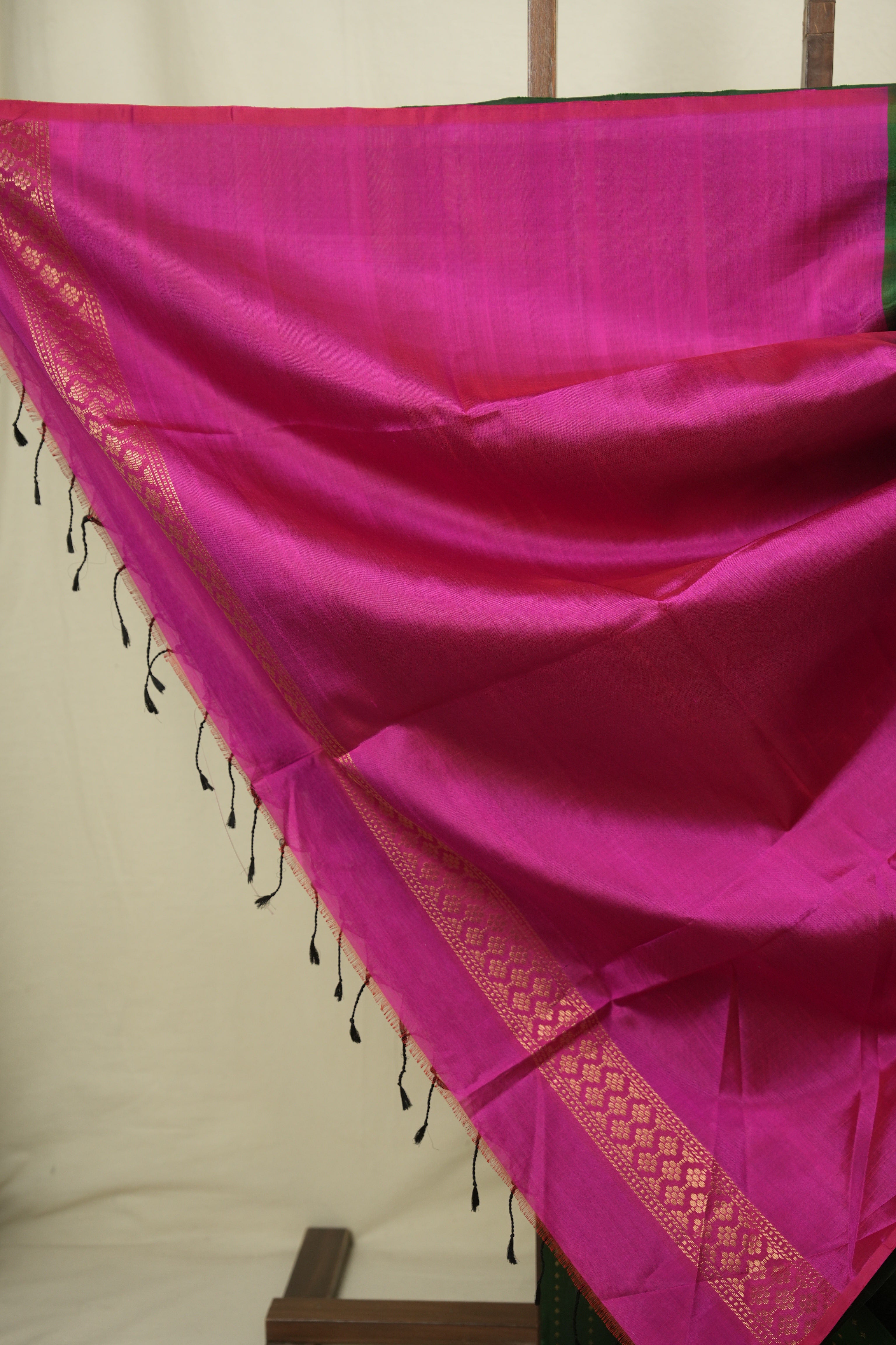 Green Soft Silk Saree - SRGSSS479