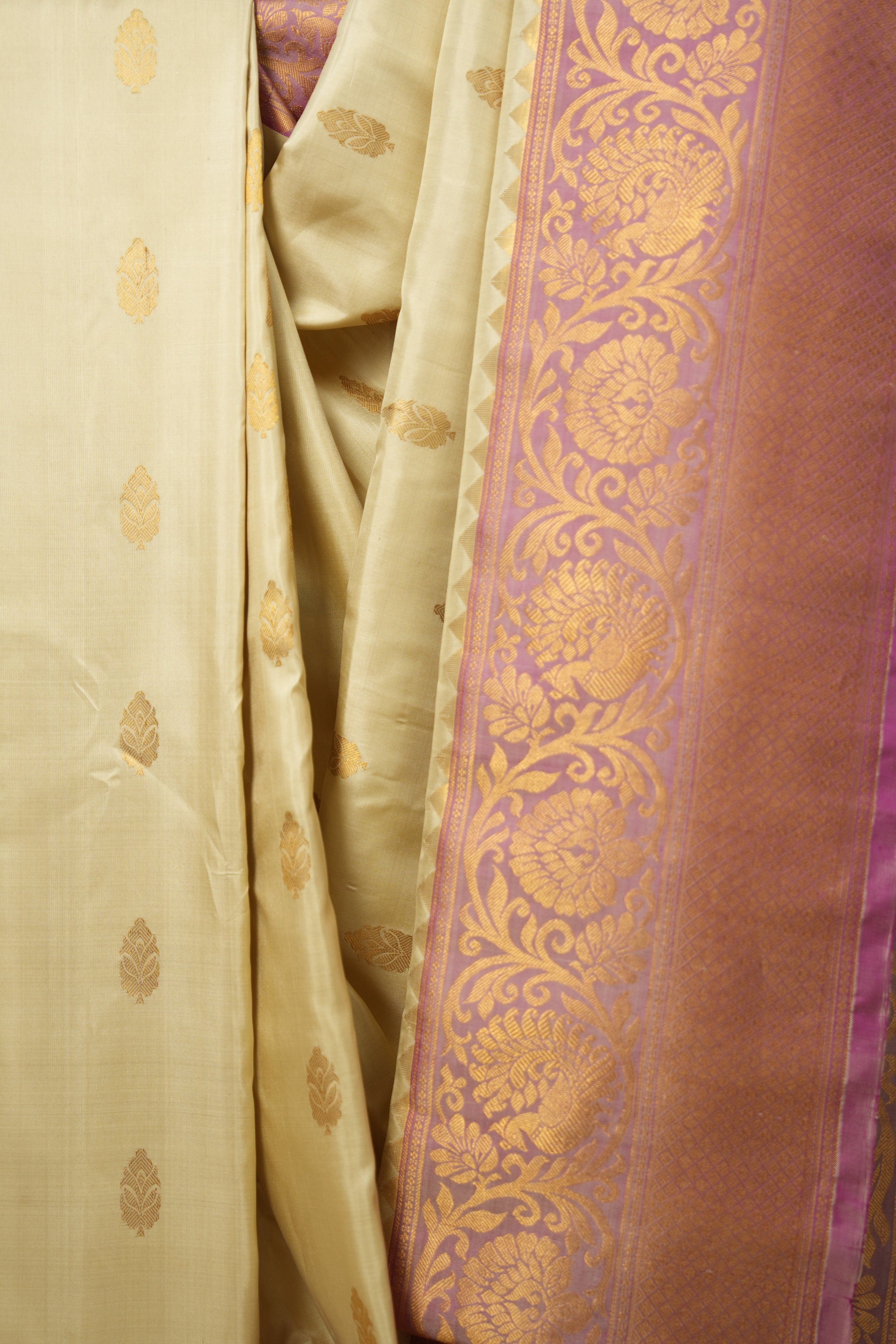 Cream Gadwal Silk Saree - SRCGSS597