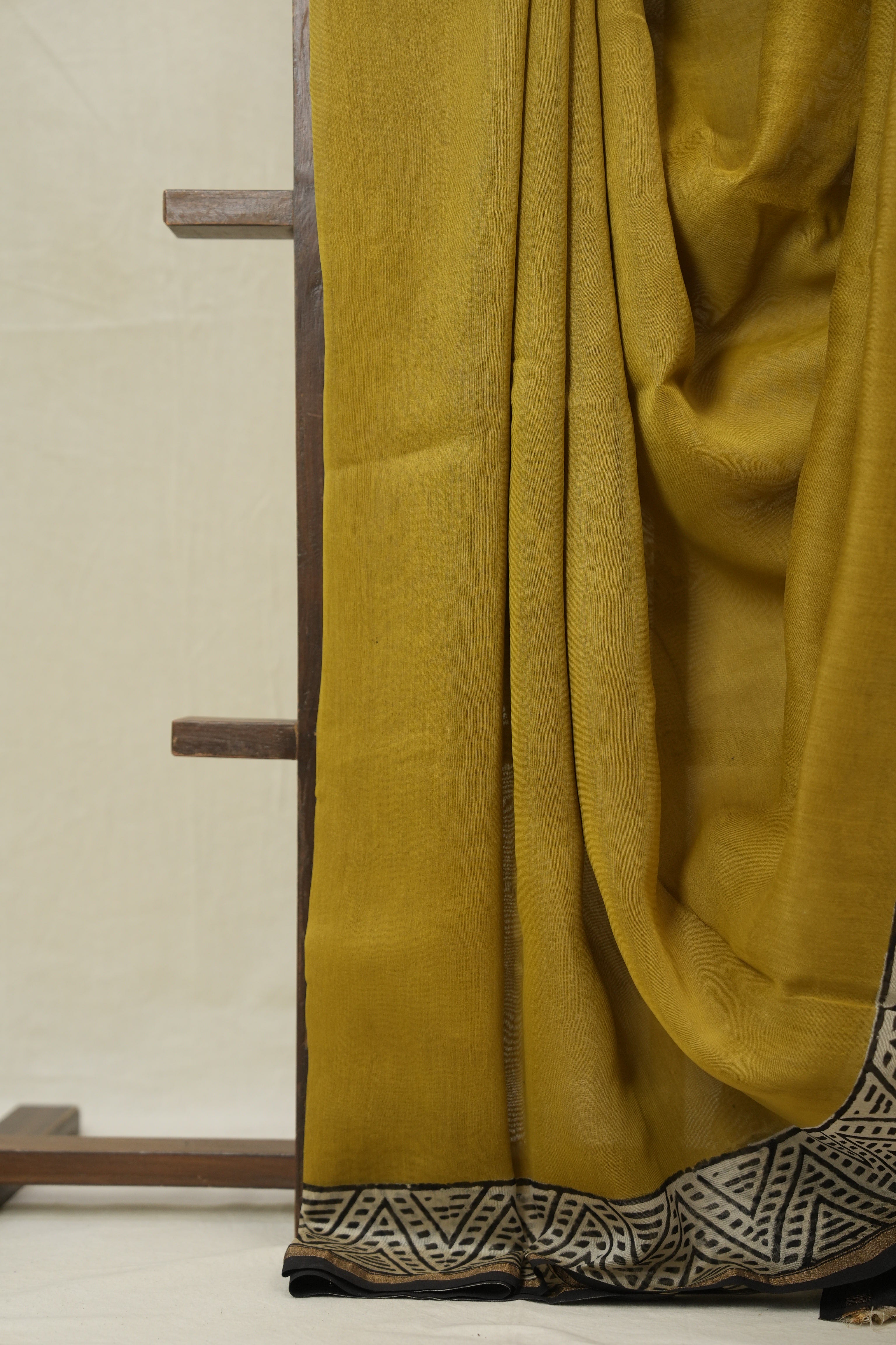 Olive Green HBP Cotton Silk Saree With Chanderi Border - SROGCSS1542