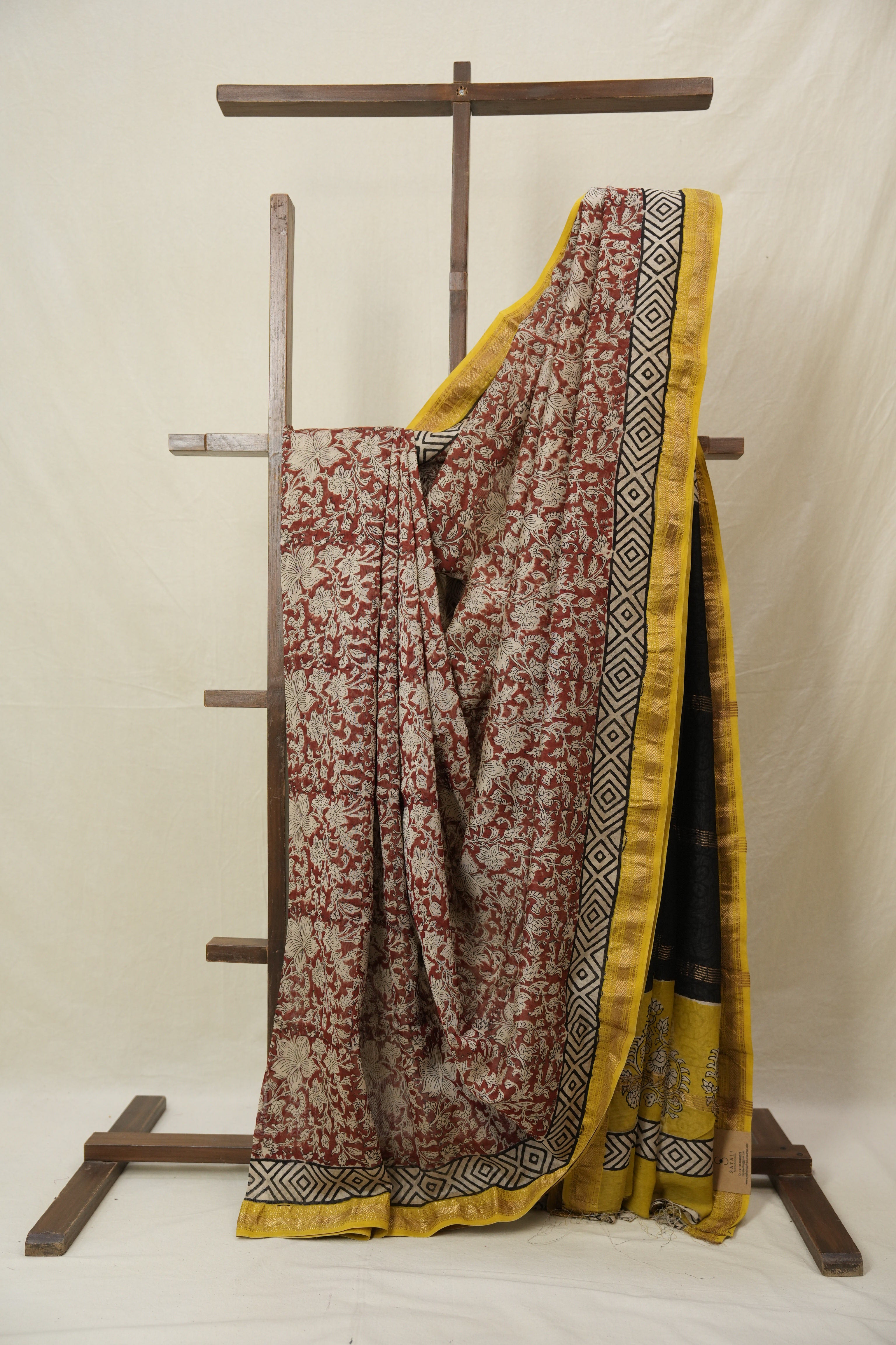 Maroon HBP Cotton Silk Saree With Maheshwari Border - SRMCSS1571