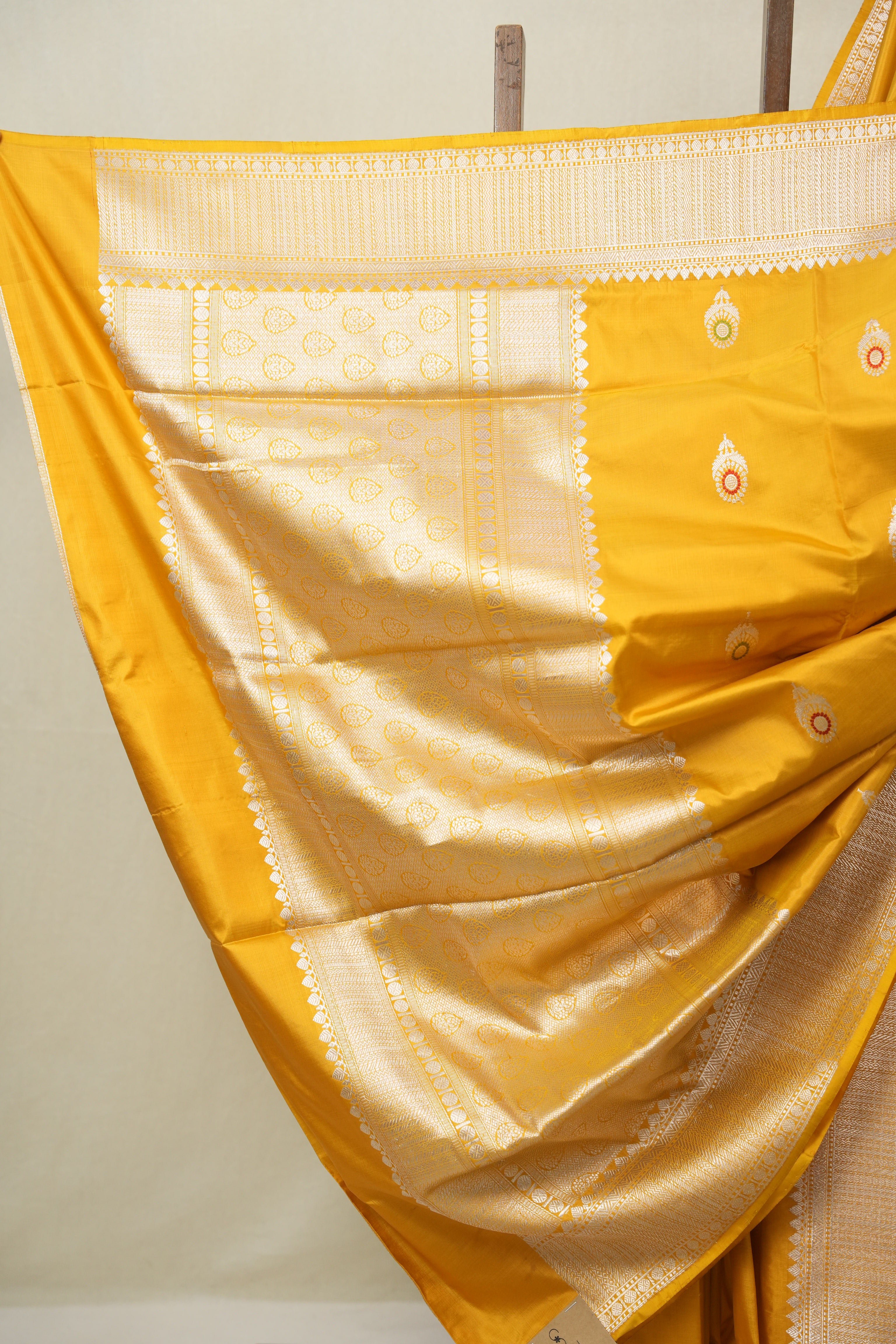 Mustard Yellow Banarasi Silk Saree - SRMYBSS886