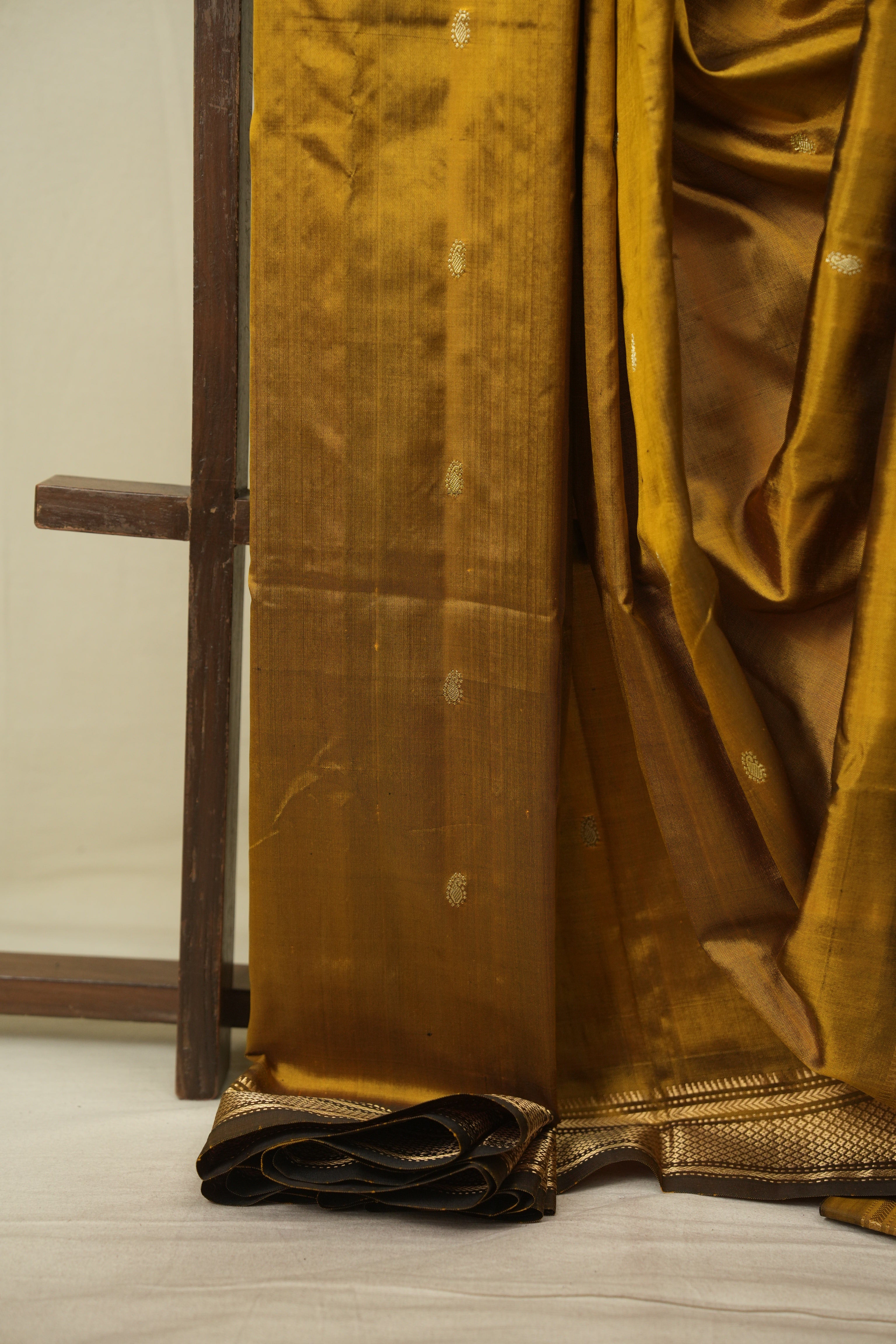 Golden Silk Paithani Saree -SRGSPS822