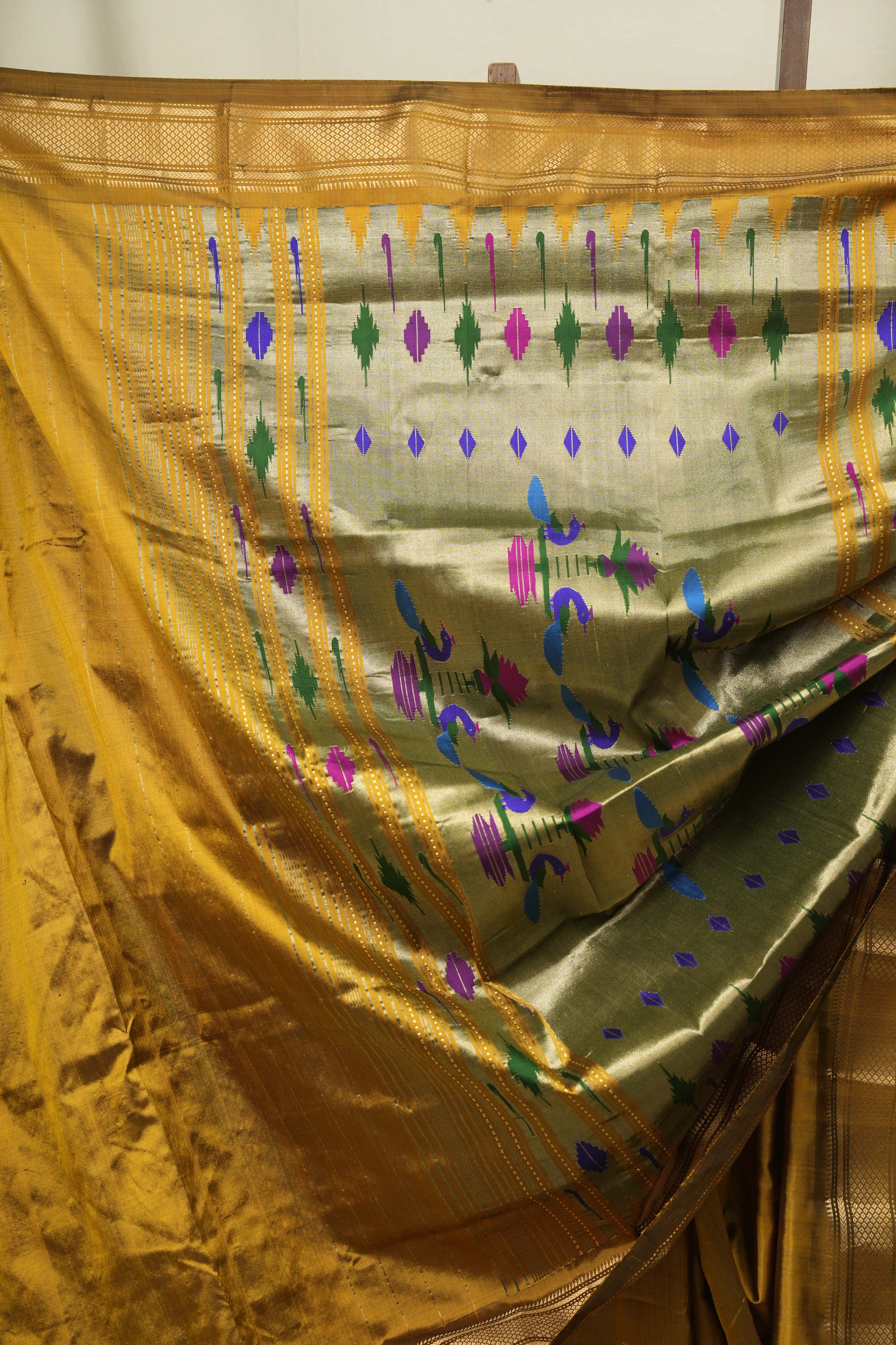 Golden Silk Paithani Saree -SRGSPS822
