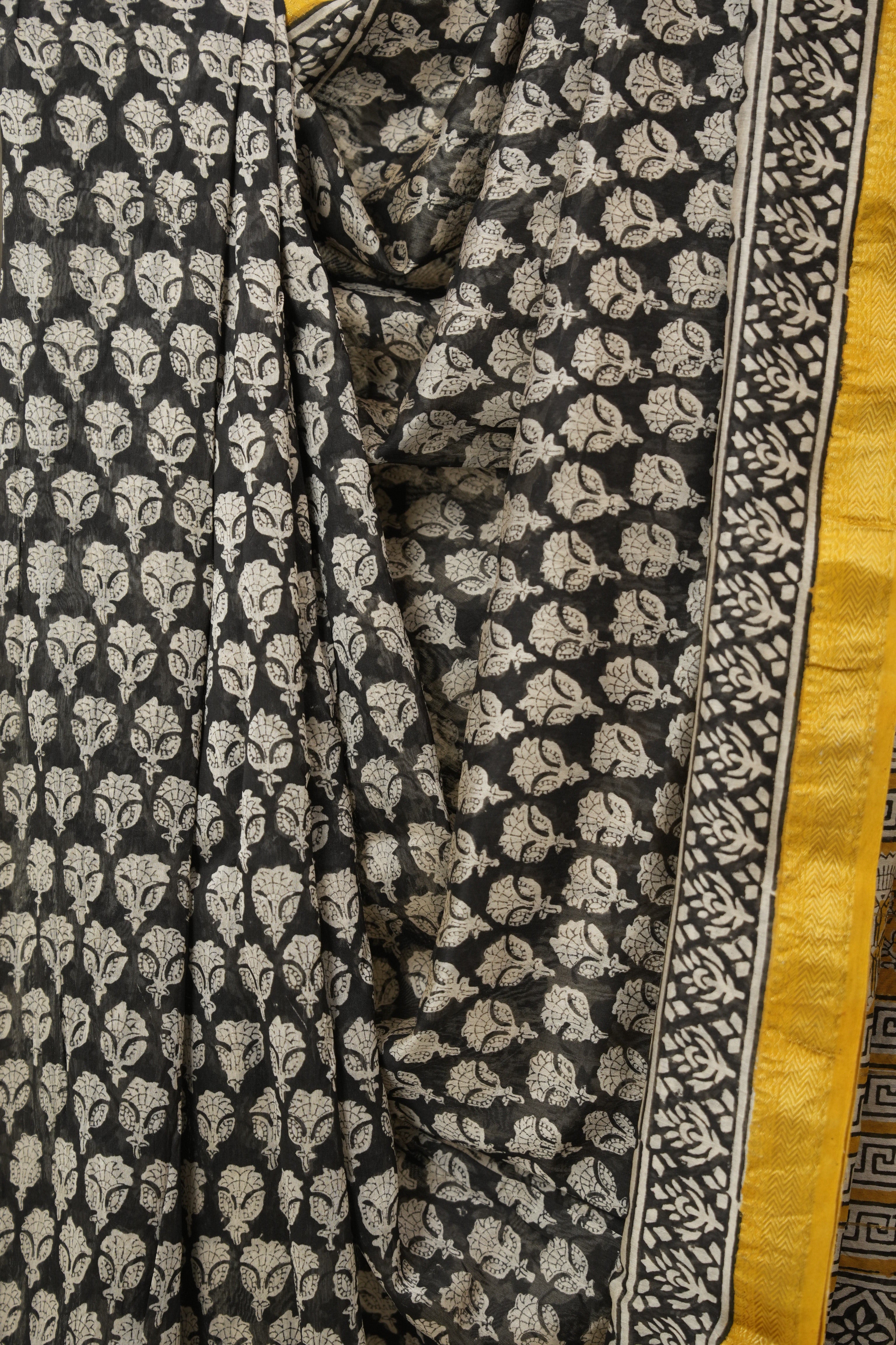 Black HBP Cotton Silk Saree With Maheshwari Border - SRBCSS1567