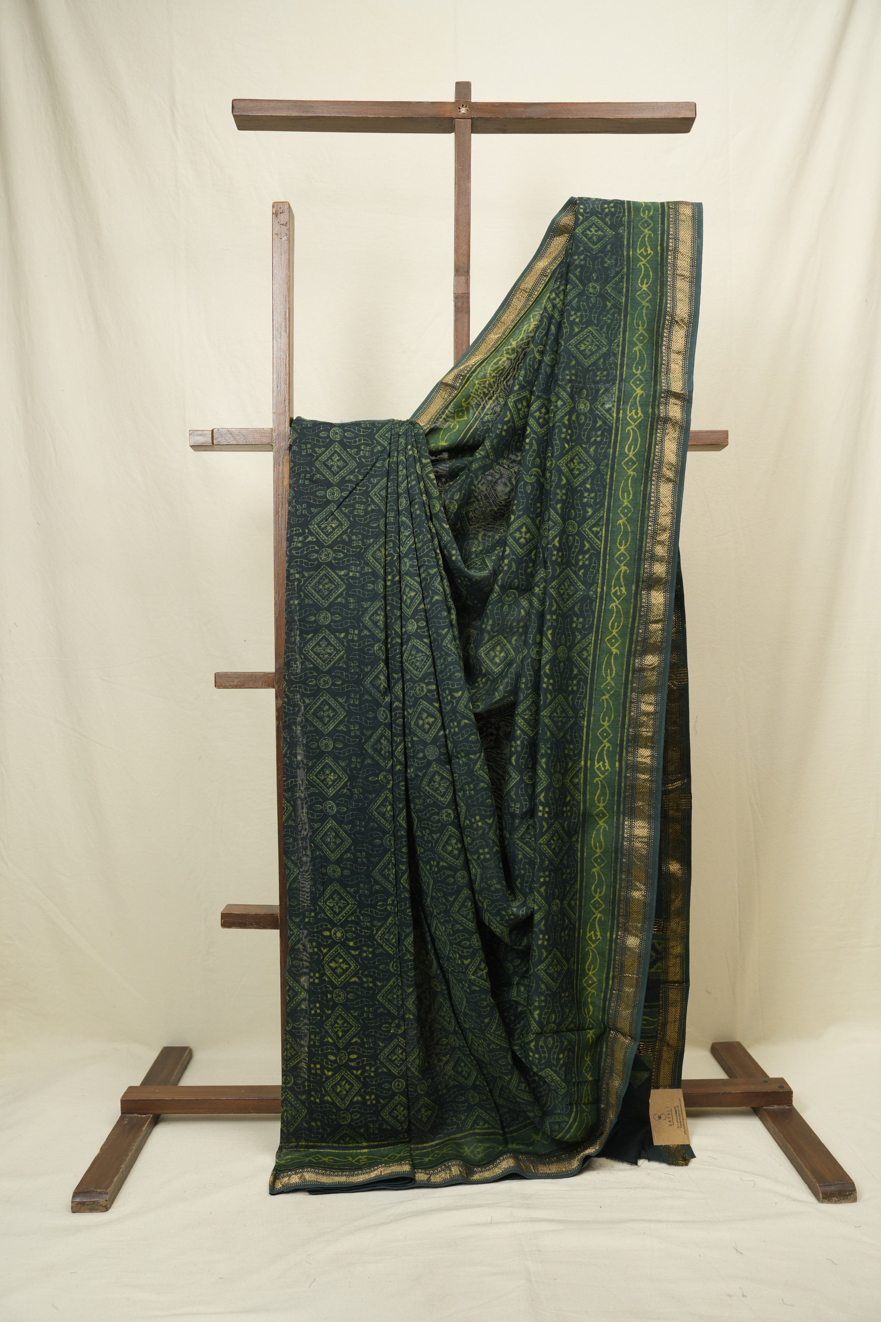 Green HBP Cotton Silk Saree With Maheshwari Border - SRGCSS1702