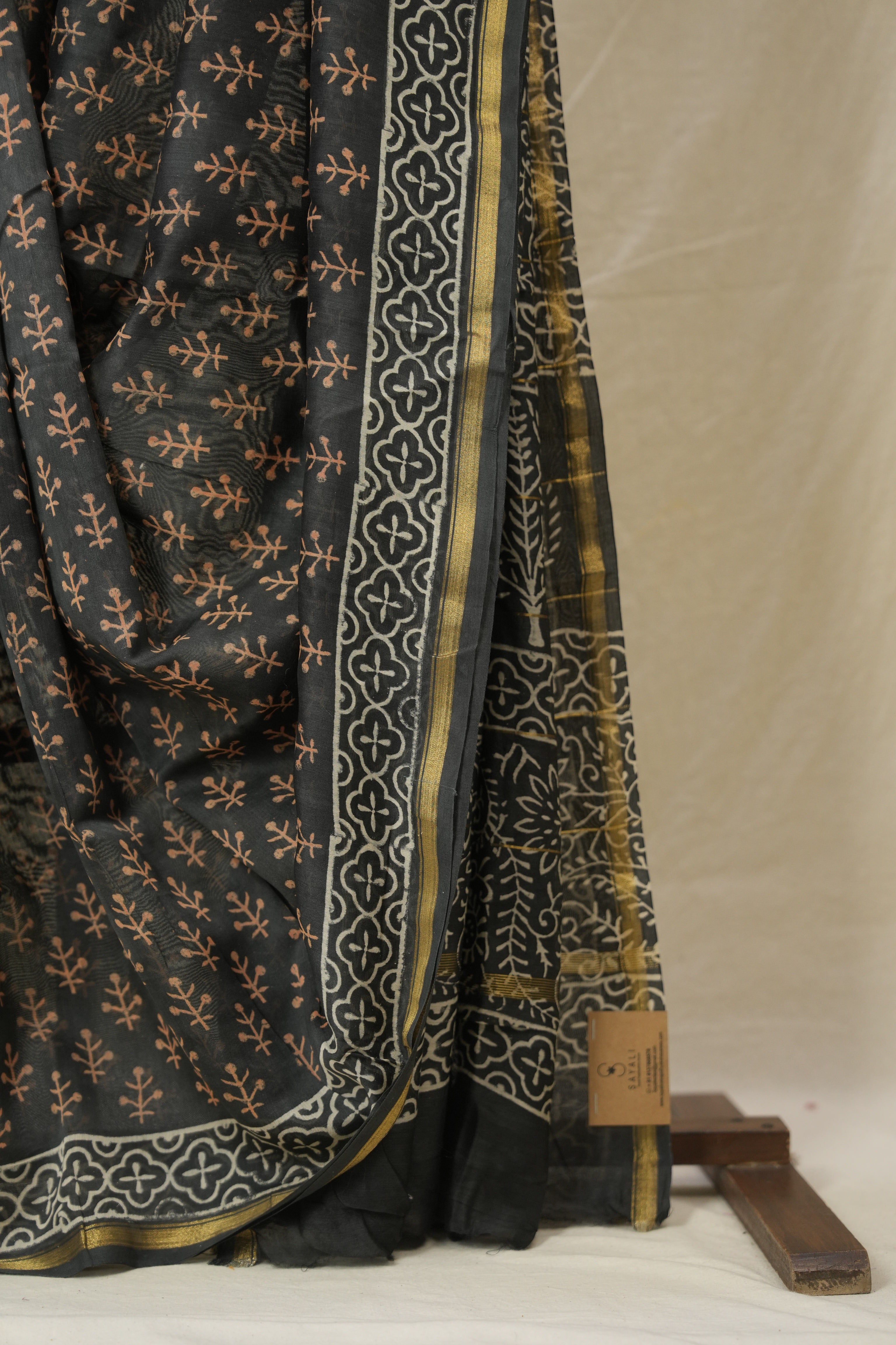 Black Grey HBP Cotton Silk Saree With Chanderi Border - SRBGCSS1551
