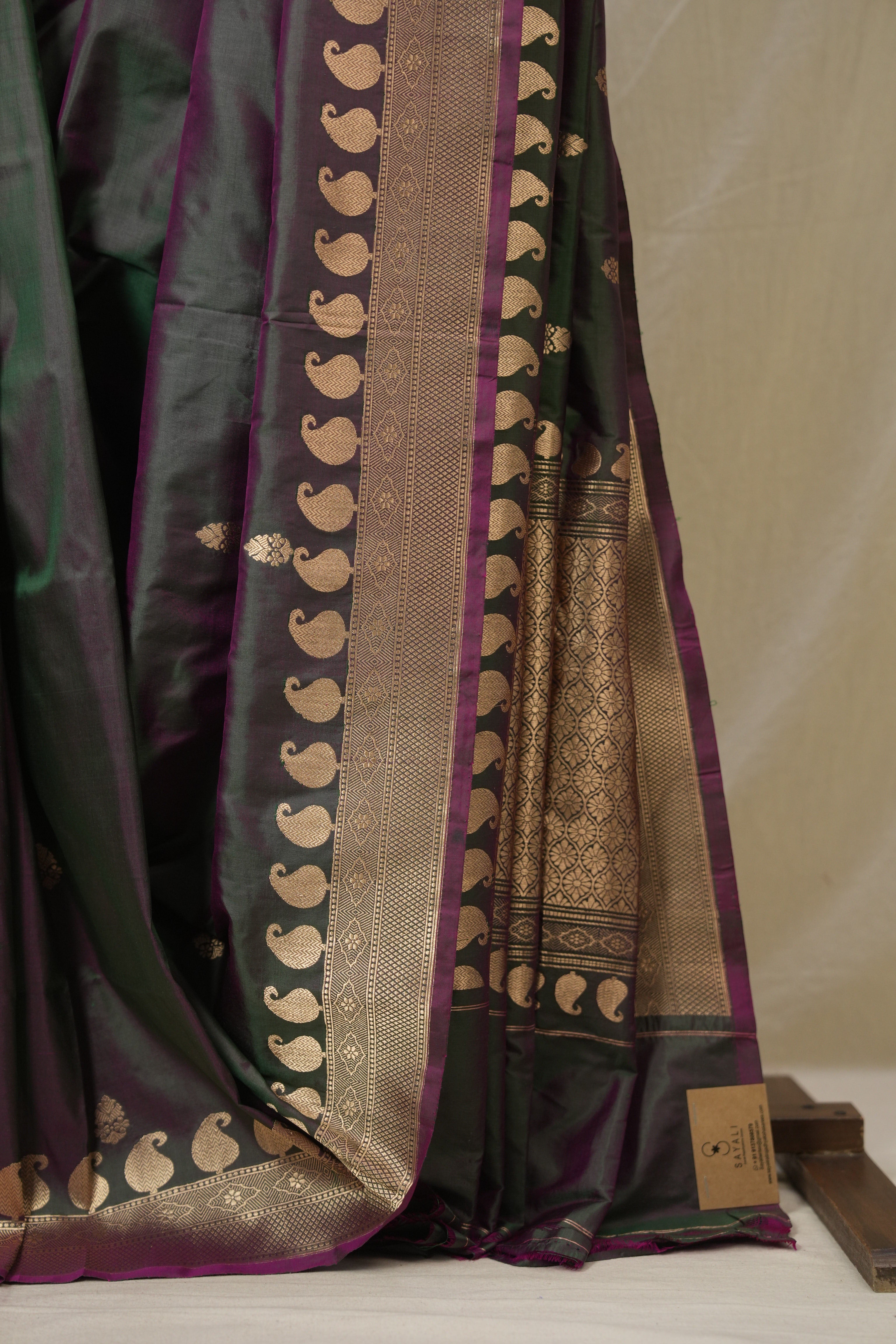 Two Tone Green Banarasi Silk Saree - SRTTGBSS895