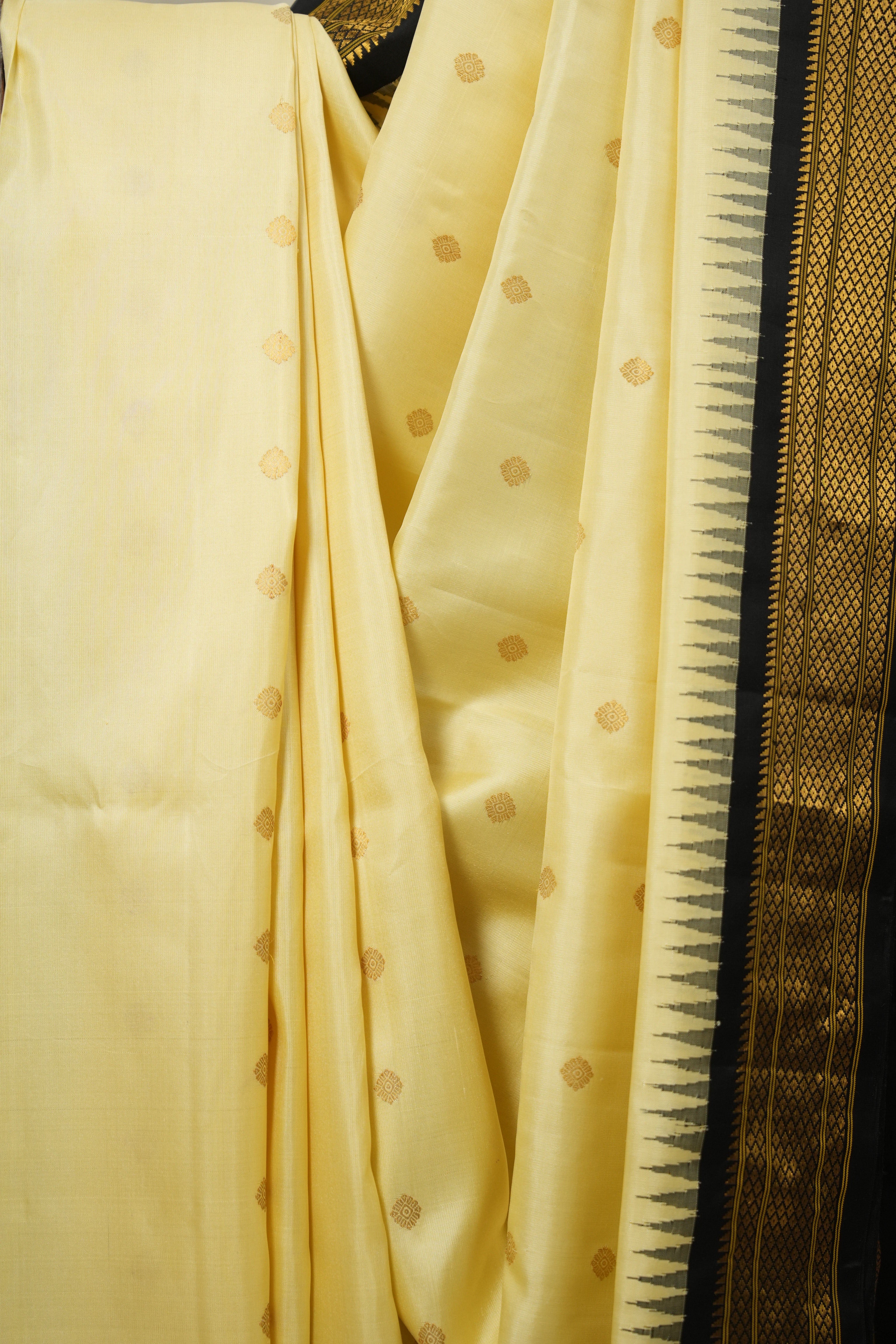 Cream Yellow Gadwal Silk Saree - SRCYGSS607