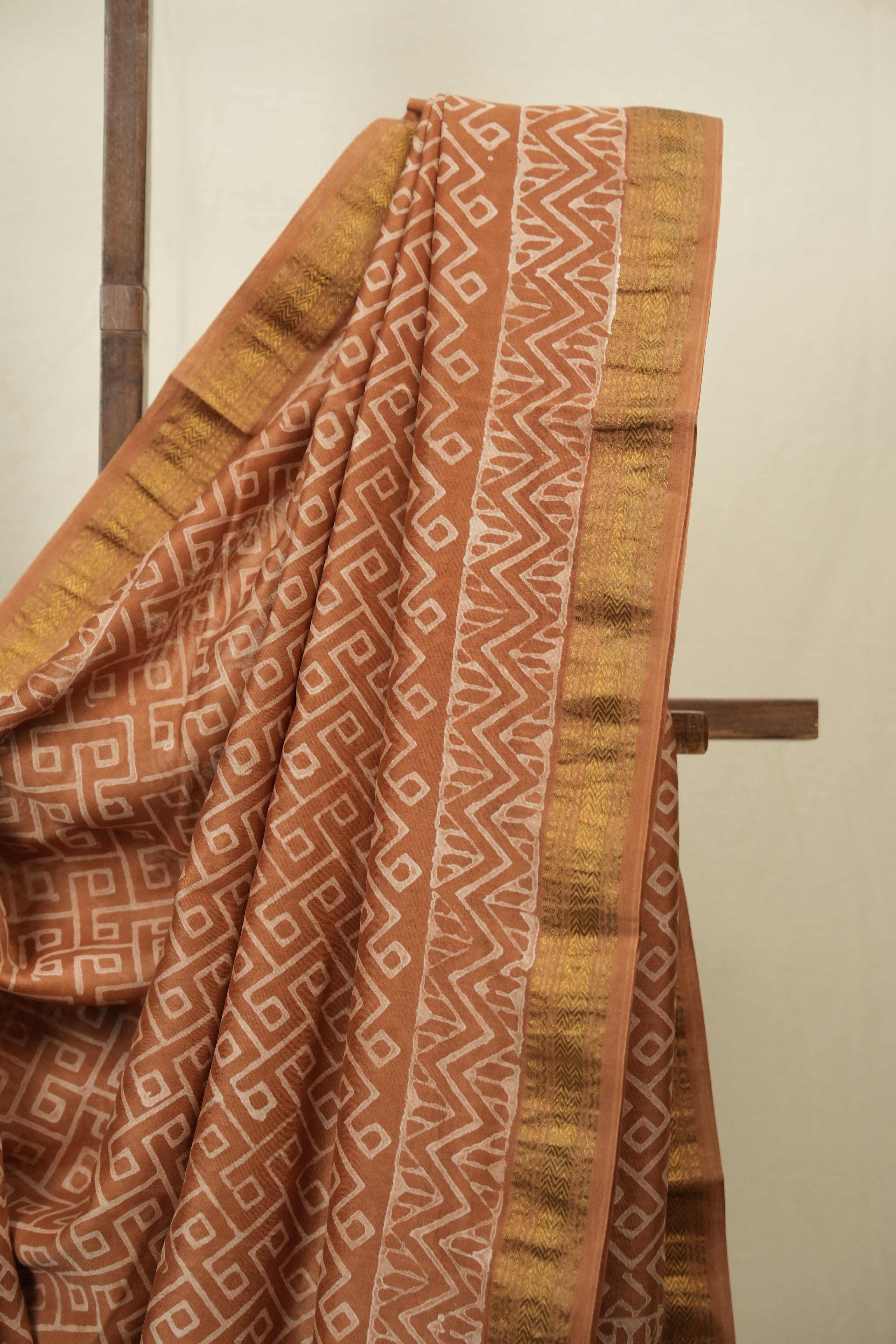 Brown HBP Cotton Silk Saree With Maheshwari Border - SRBCSS1698