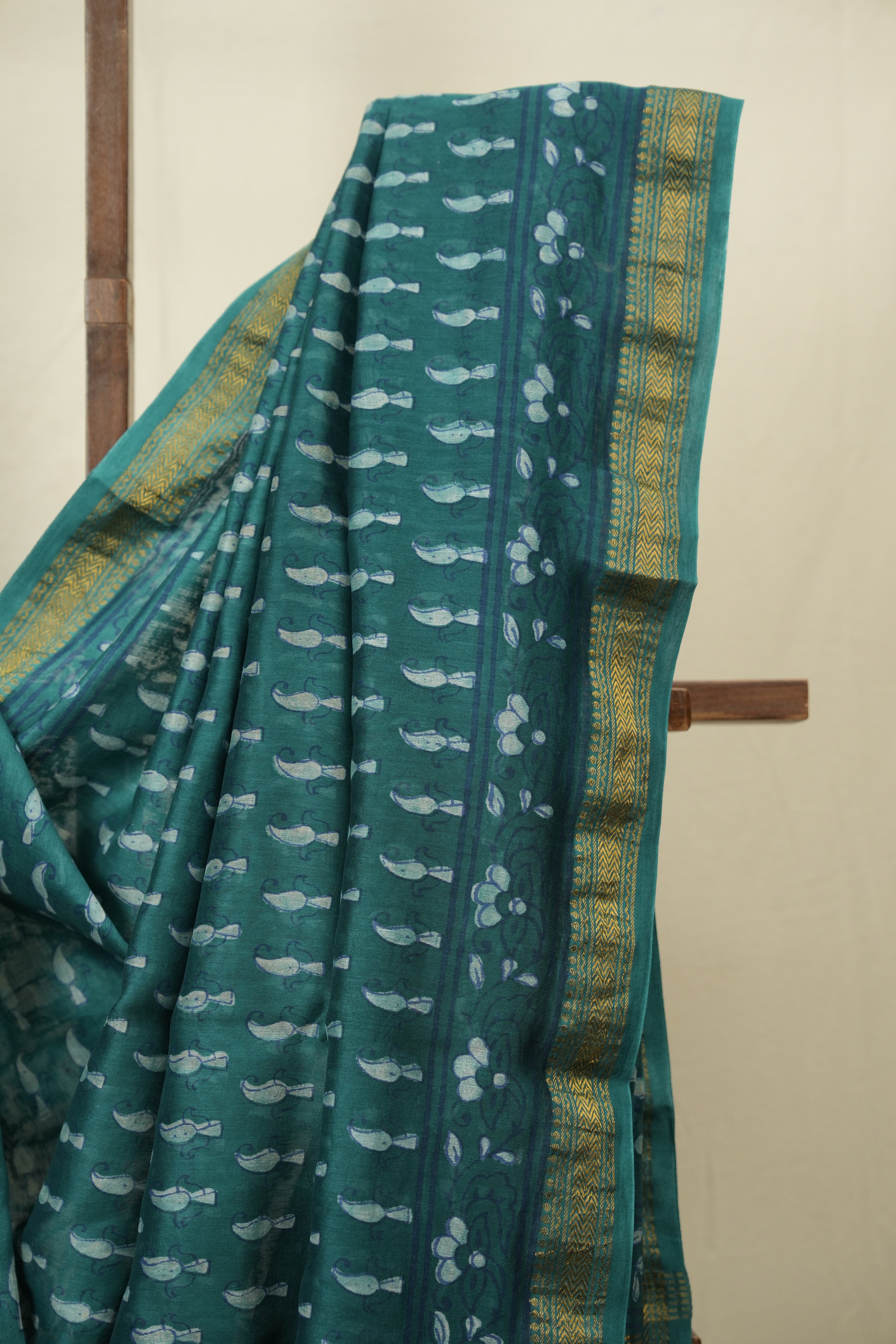 Green HBP Cotton Silk Saree With Maheshwari Border - SRGCSS1697