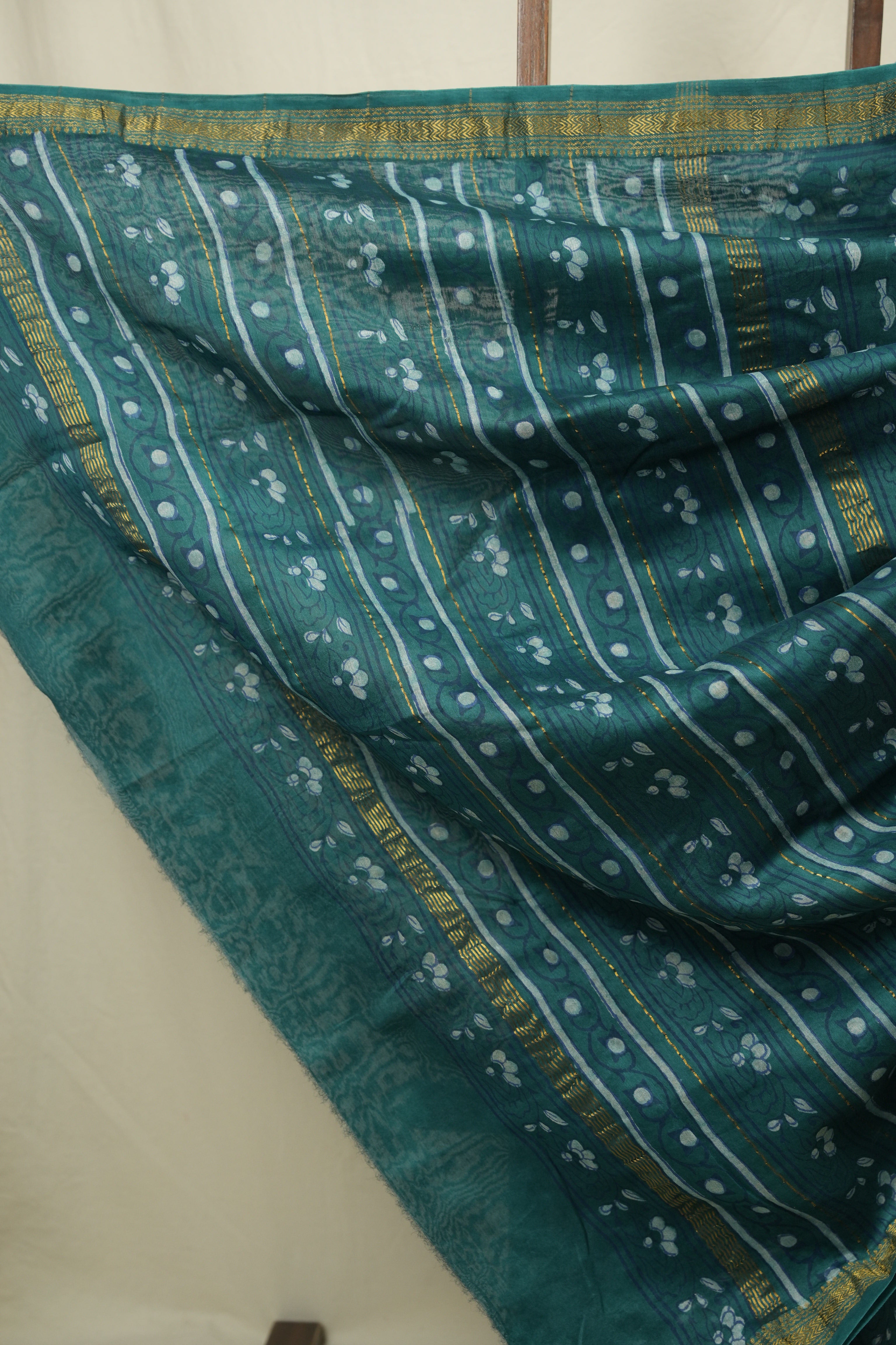 Green HBP Cotton Silk Saree With Maheshwari Border - SRGCSS1697