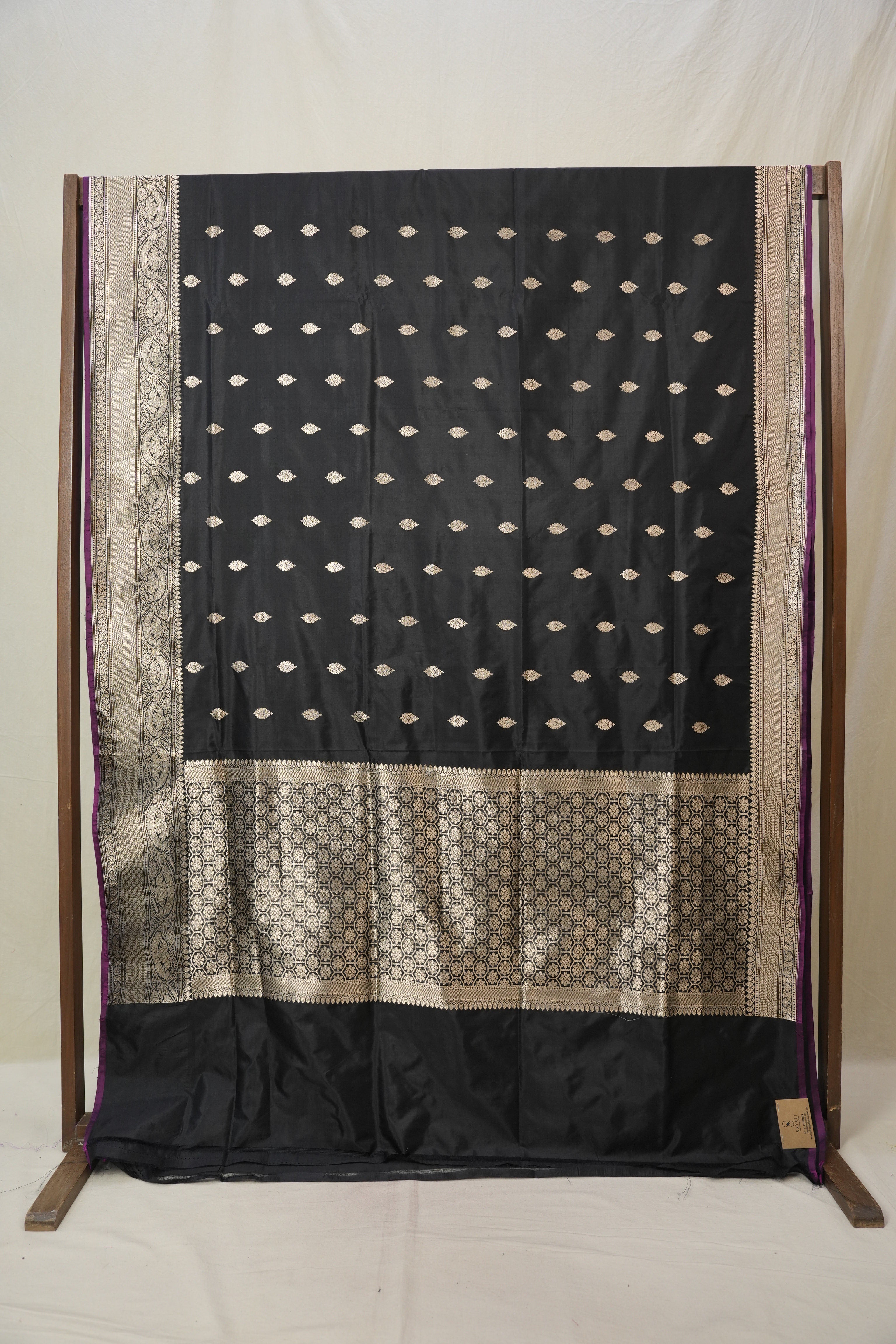Black Banarasi Silk Saree - SRBBSS896