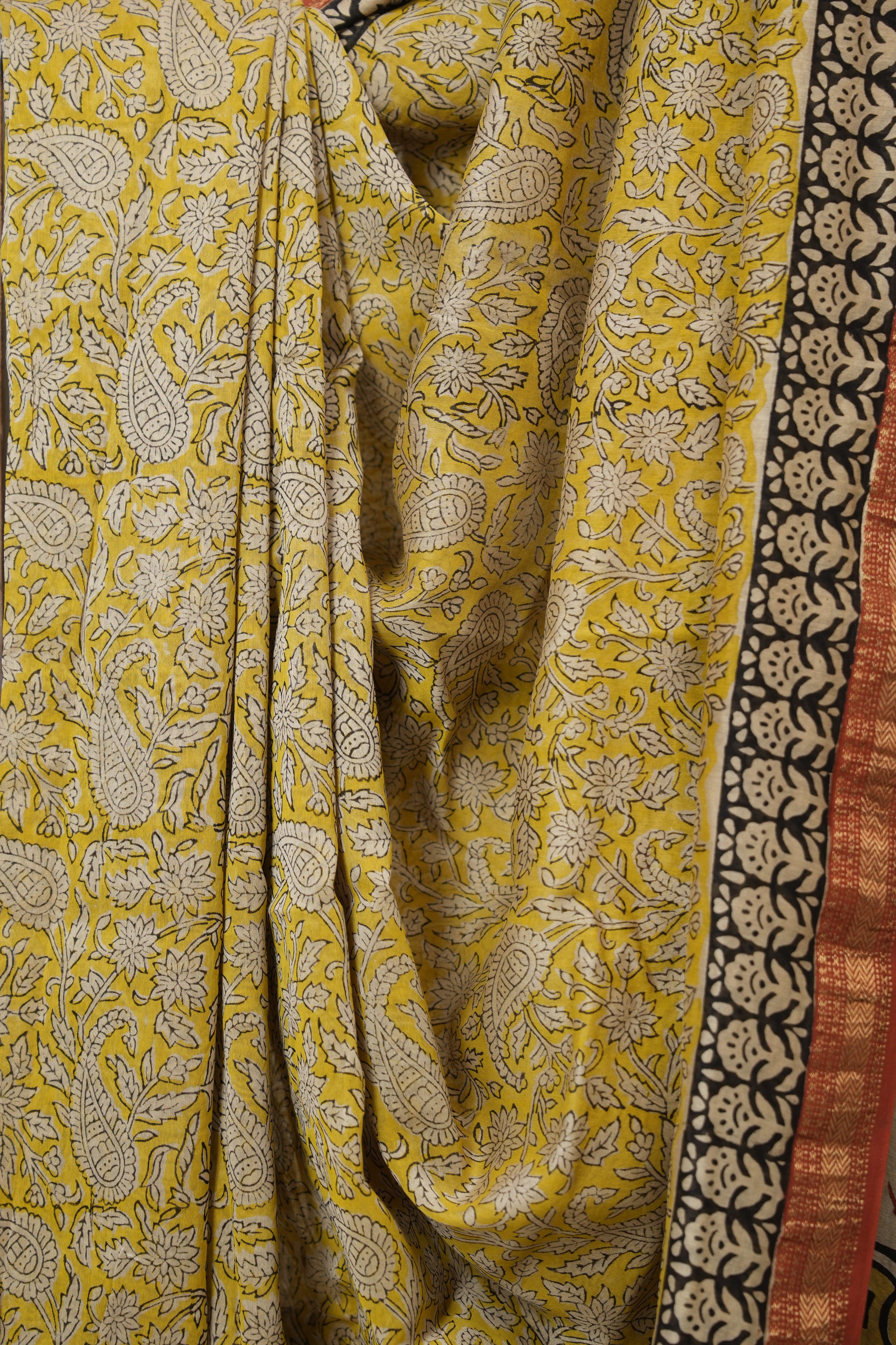 Yellow HBP Cotton Silk Saree With Maheshwari Border - SRYCSS1560