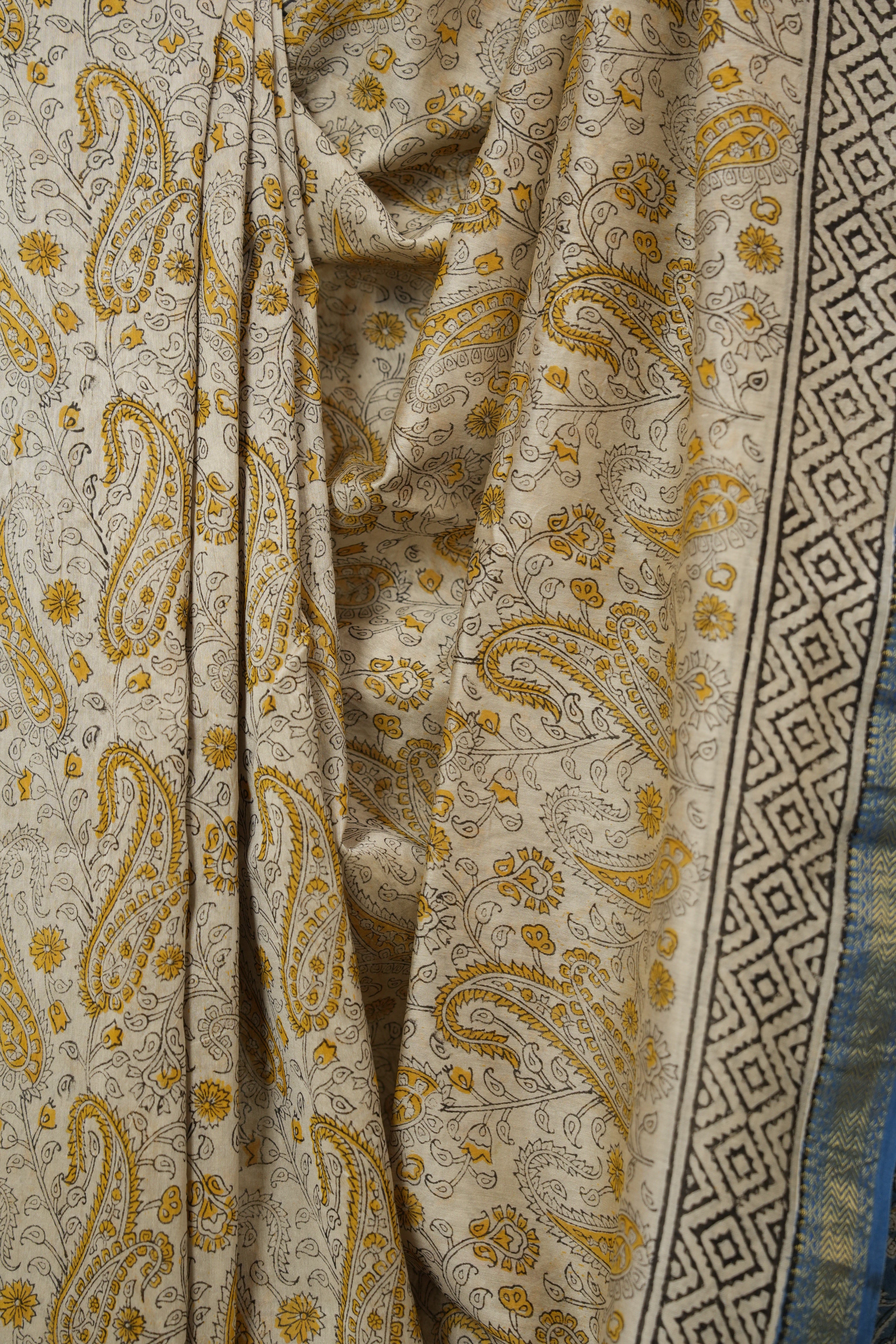 Cream HBP Cotton Silk Saree With Maheshwari Border - SRCCSS1563