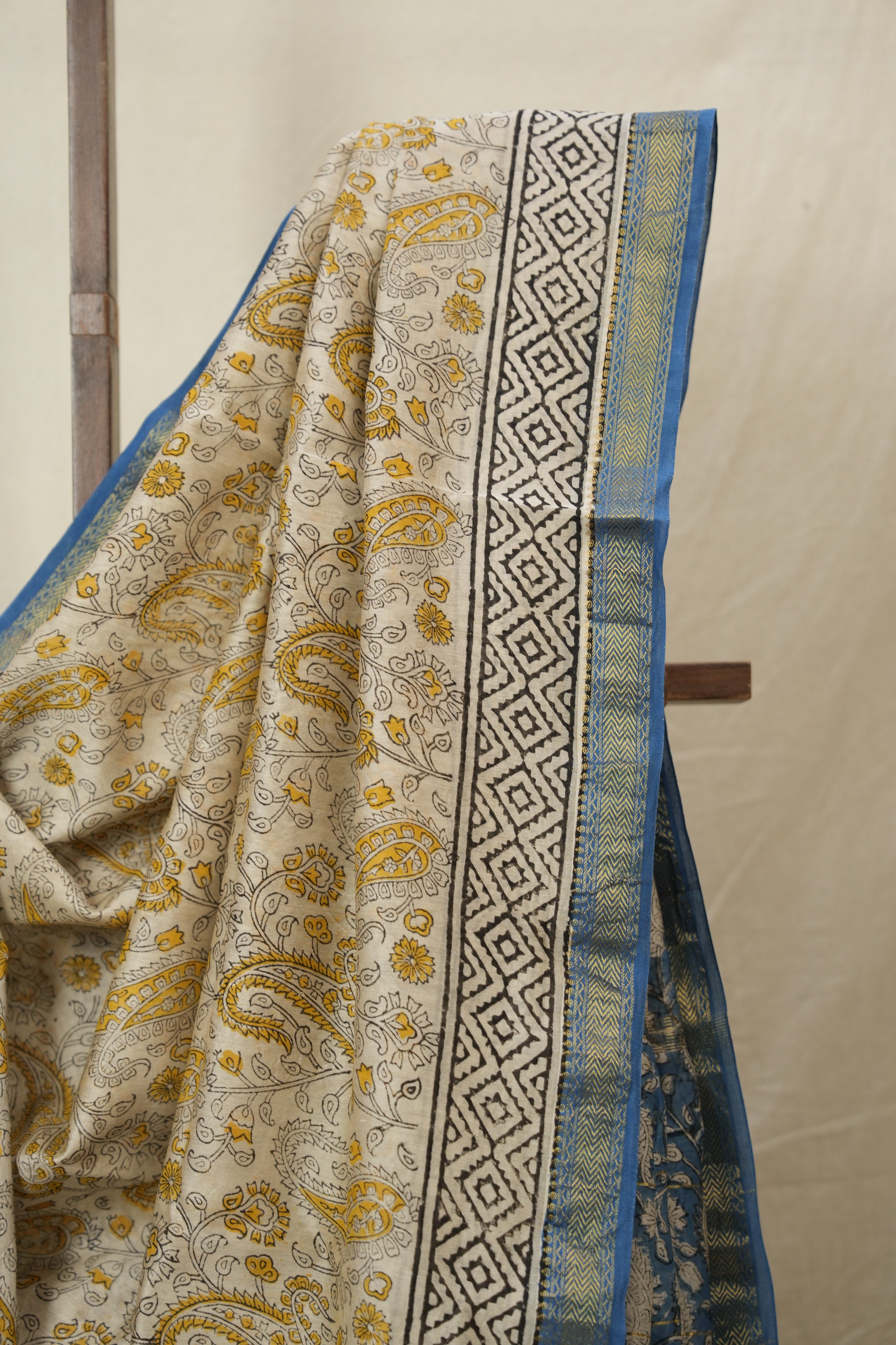 Cream HBP Cotton Silk Saree With Maheshwari Border - SRCCSS1563