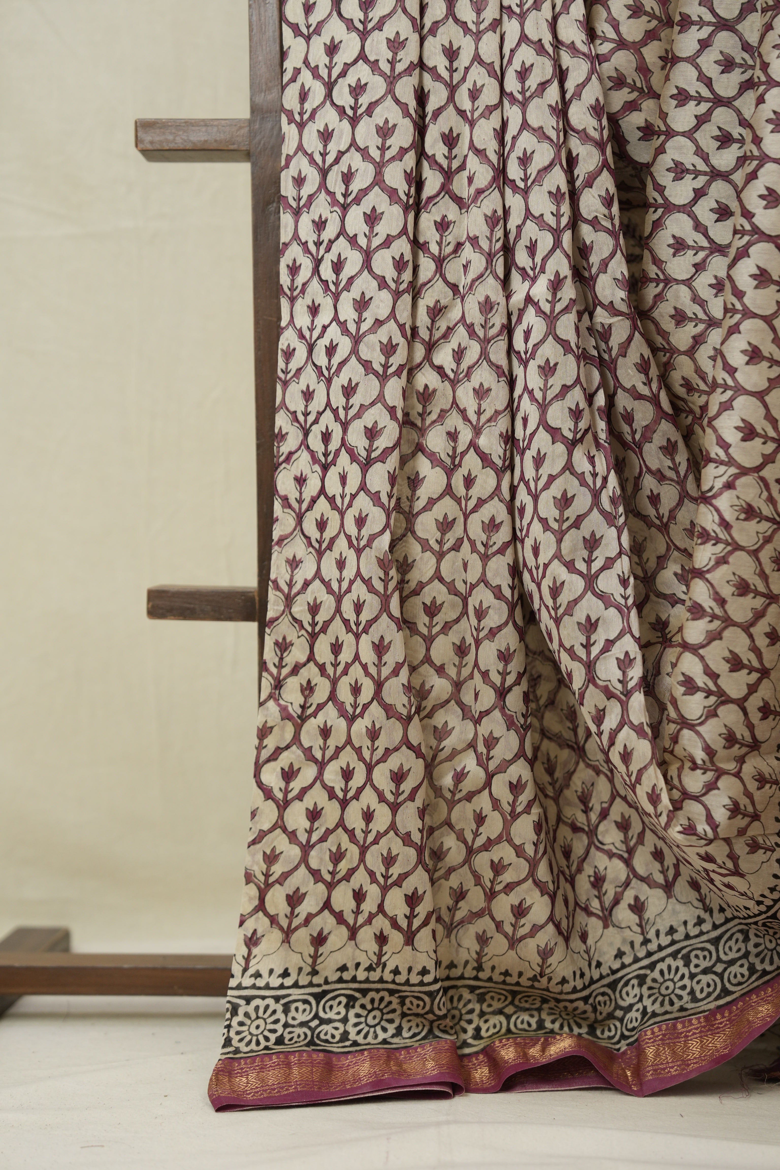 Cream HBP Cotton Silk Saree With Maheshwari Border - SRCCSS1558