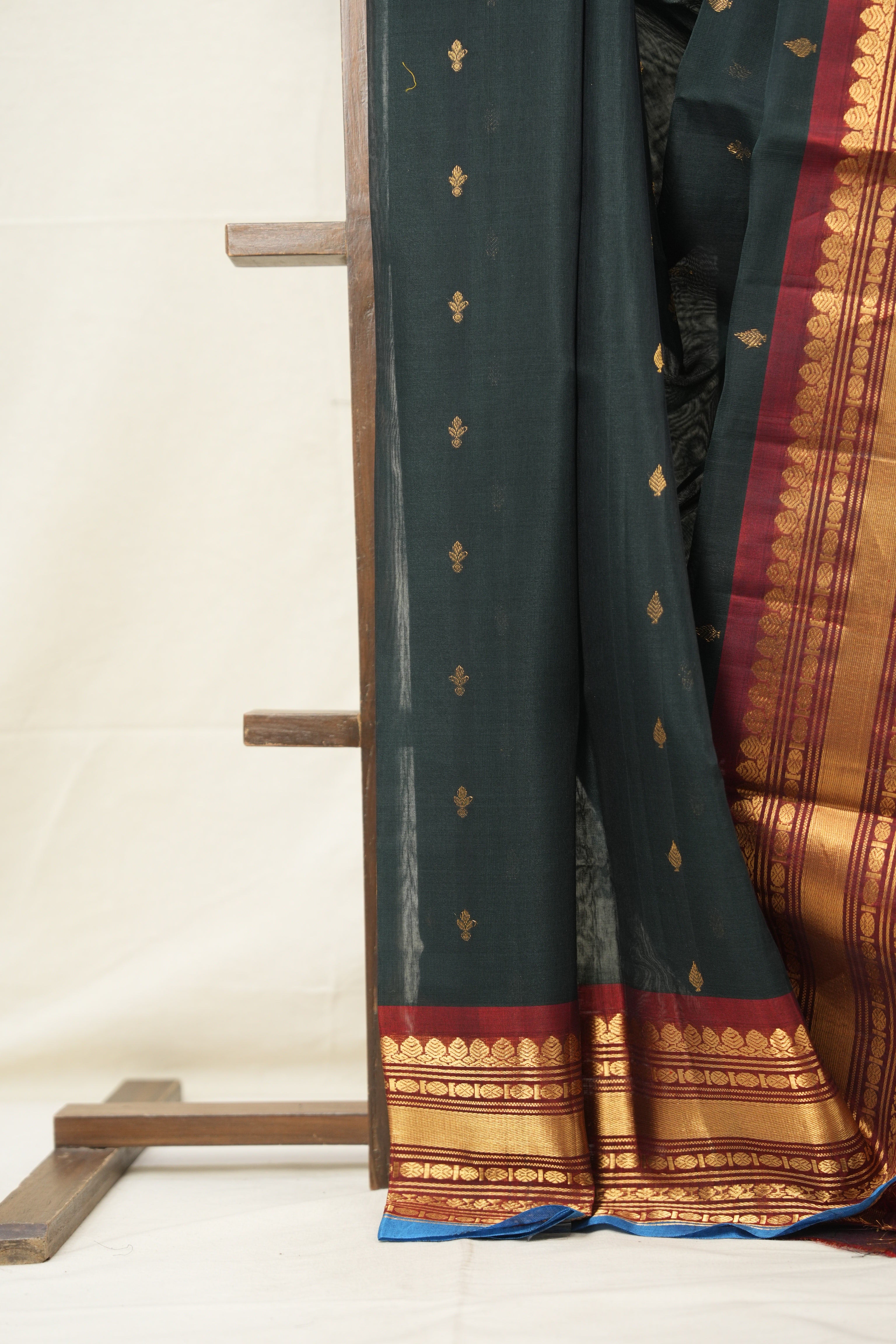 Deep Green Gadwal Cotton Silk Saree - SRDGGCSS176