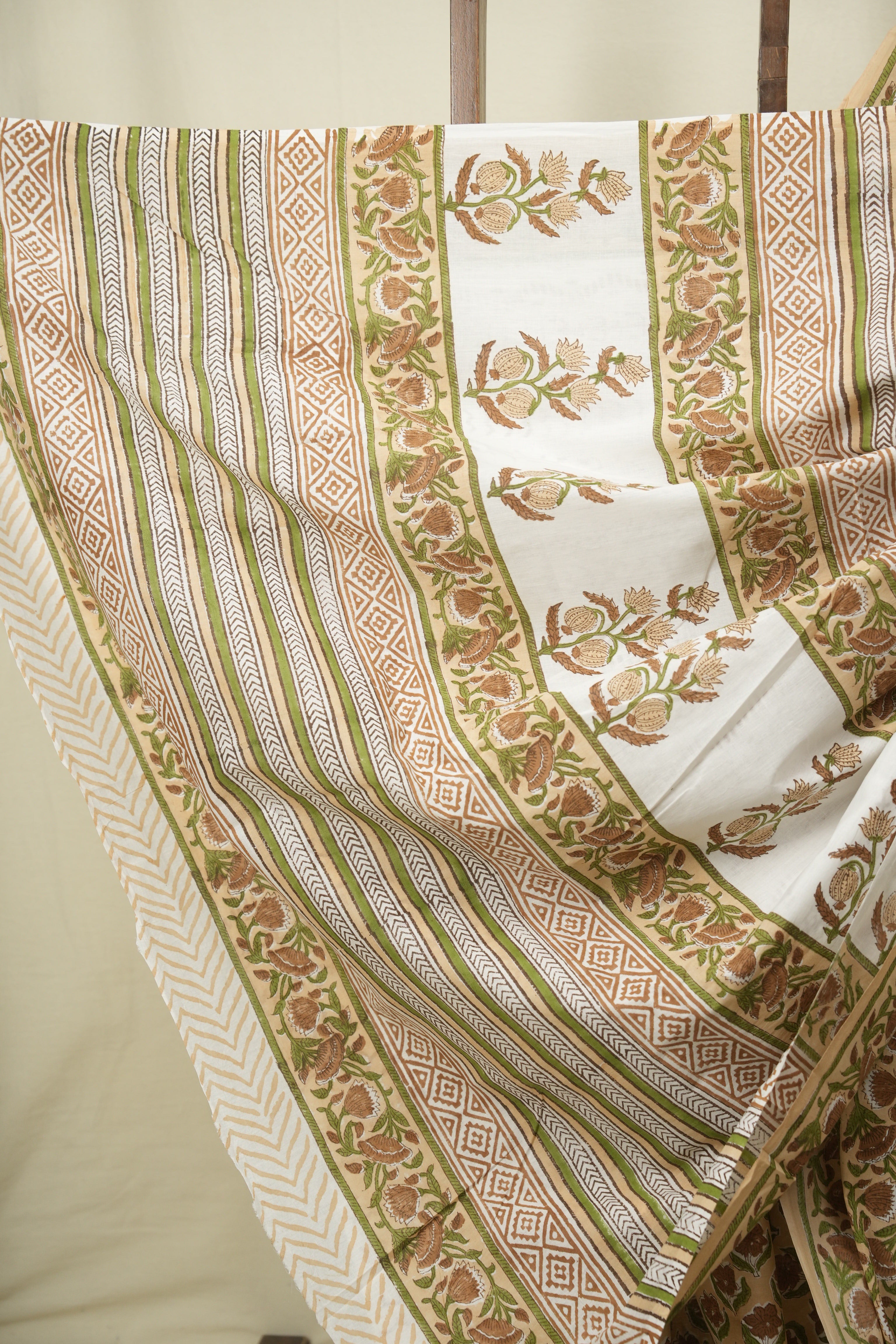 Cream HBP Cotton Saree - SRCCS3720