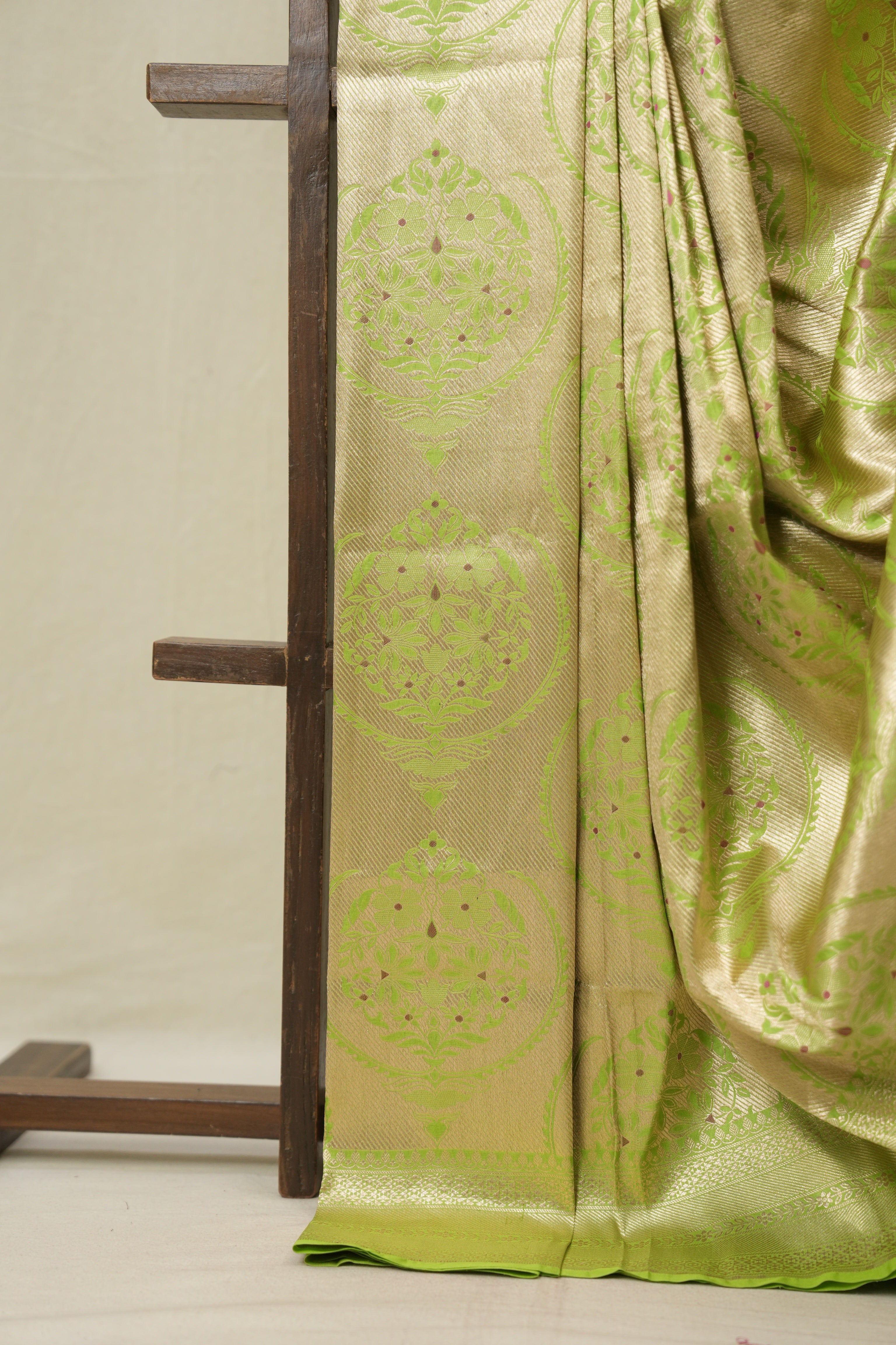 Cream-Parrot Green Banarasi Silk Saree - SRCPGBSS906