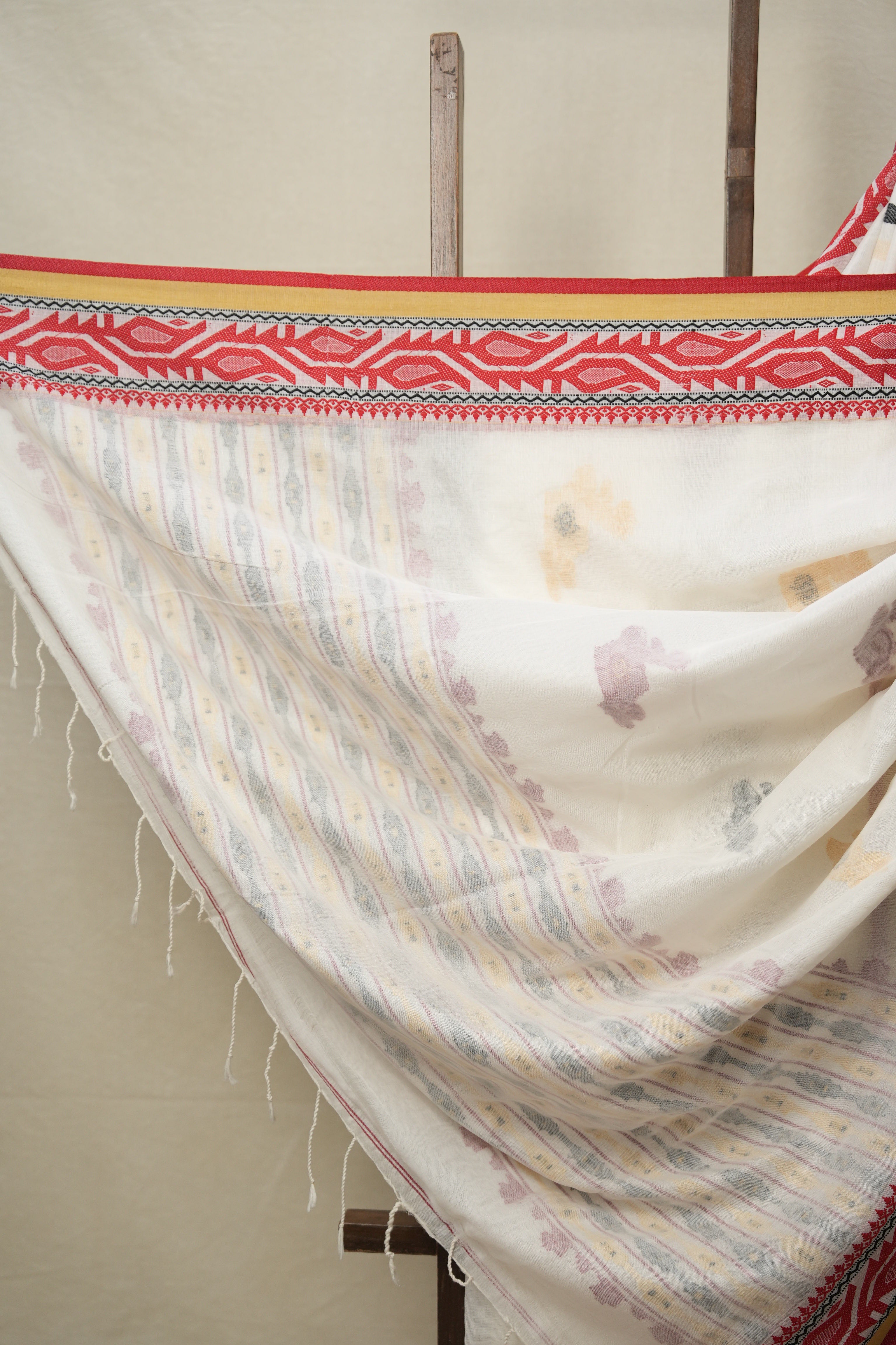 White Bengal Cotton Jamdani Saree - SRWBCJS182