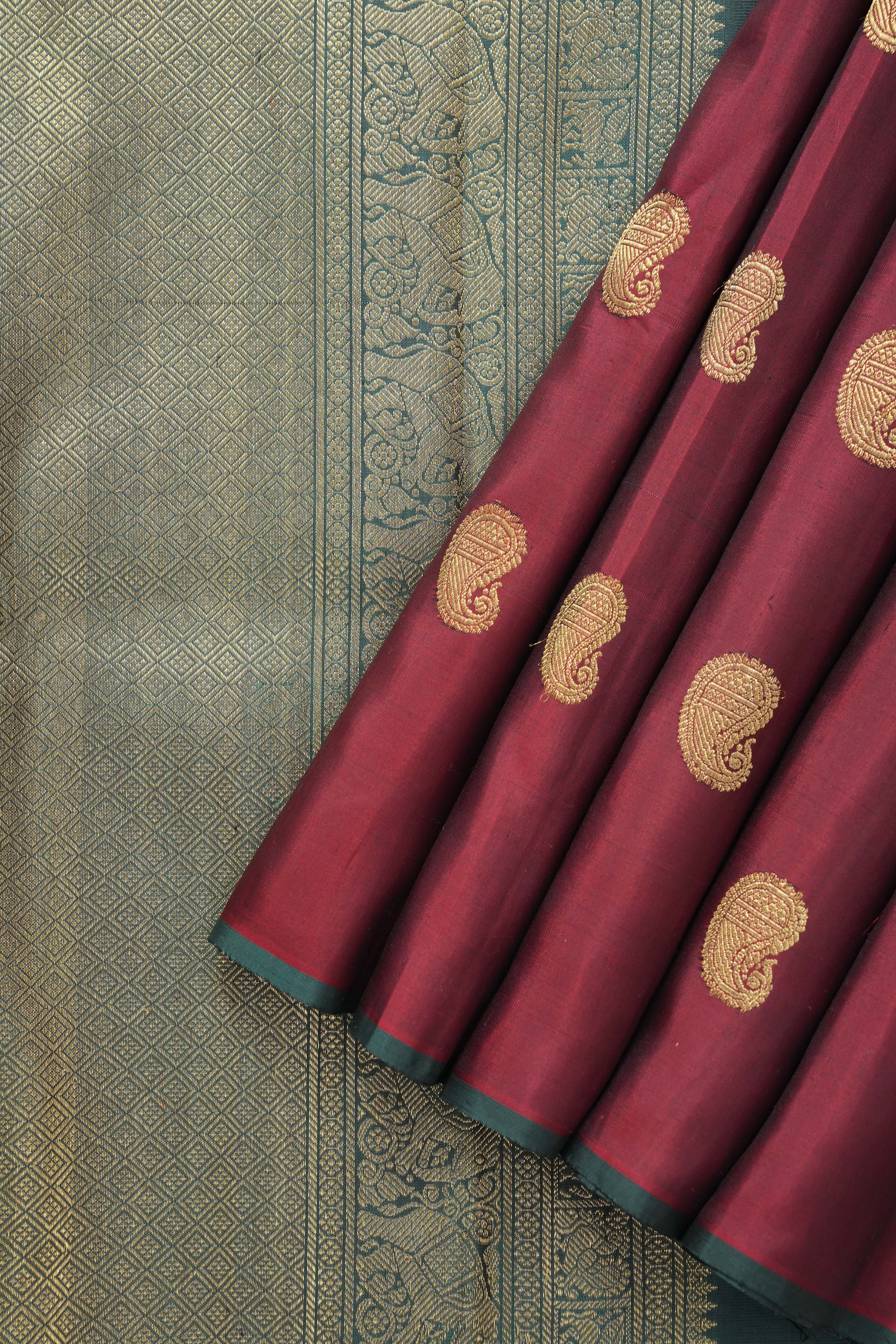Rudra Ambi Kanjeevaram Silk Saree - Saavari - SSRAKSS66