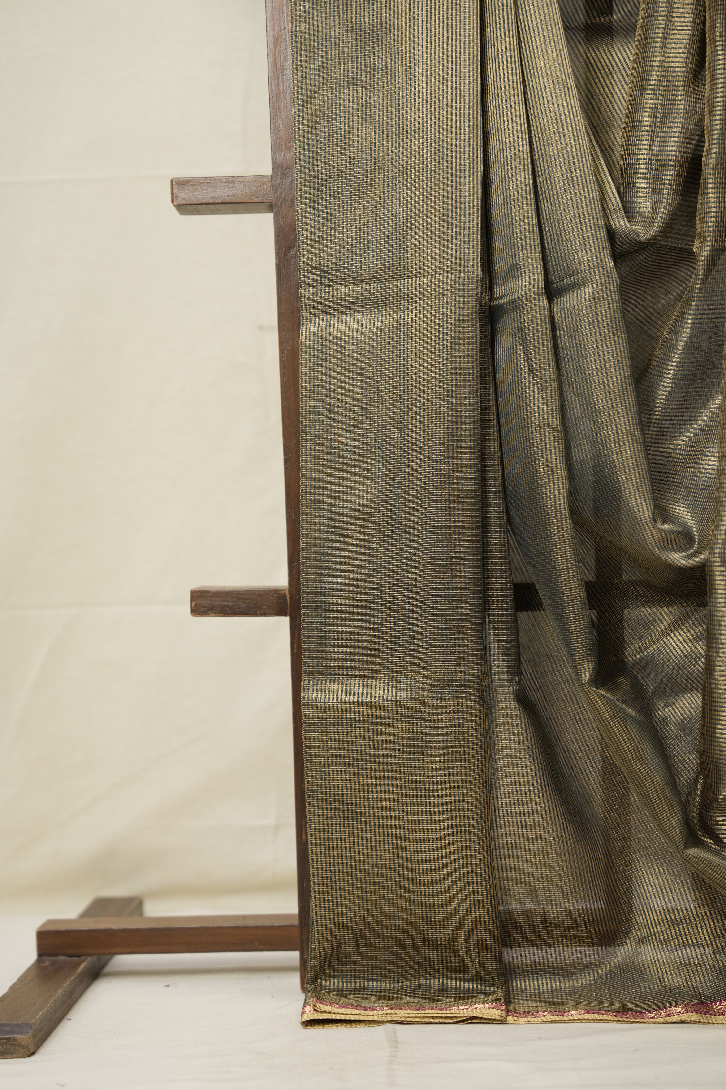 Teal Gold Maheshwari Tissue Saree - SRTGMTS685