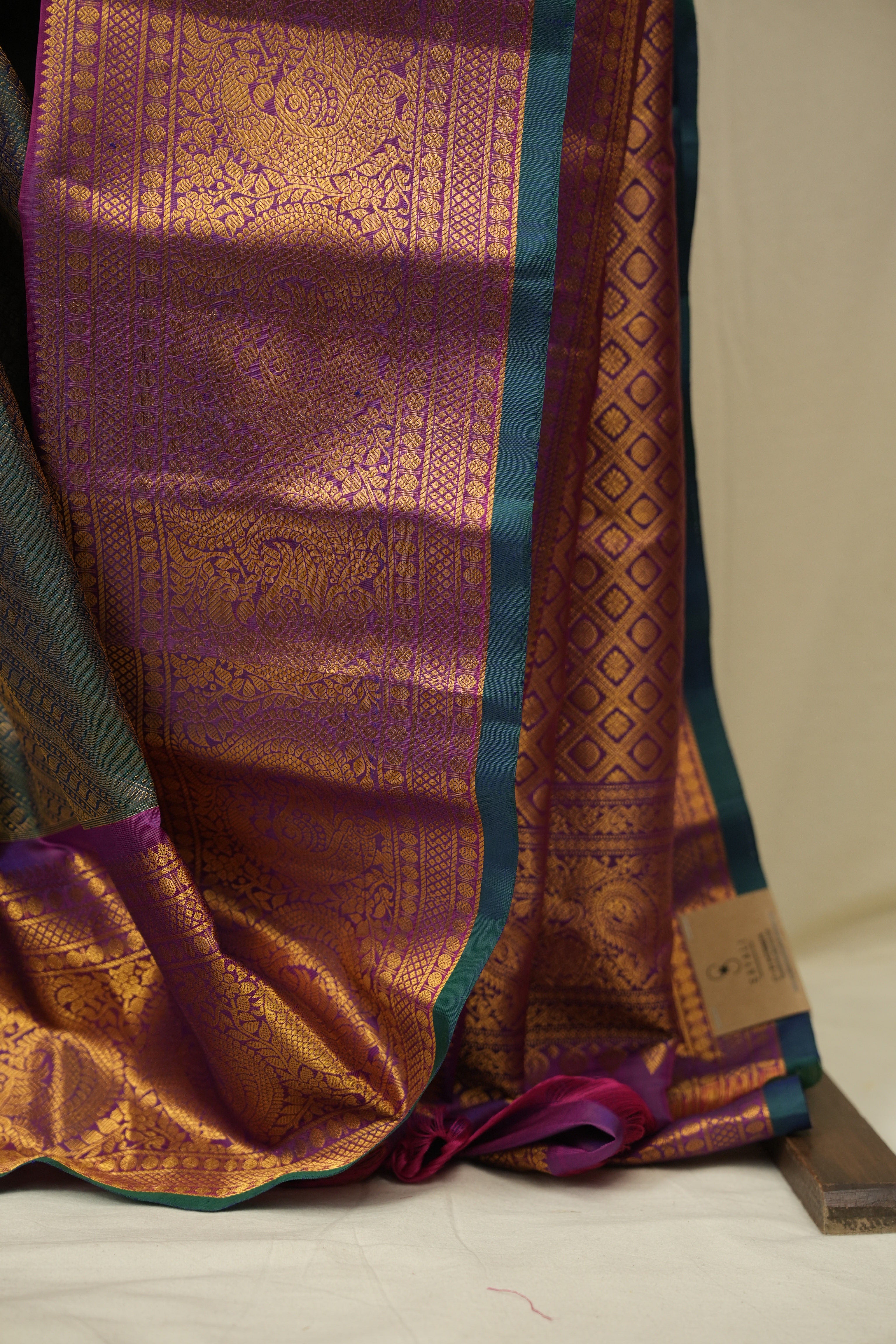 Peacock Green Gadwal Silk Saree - SRPGGSS651