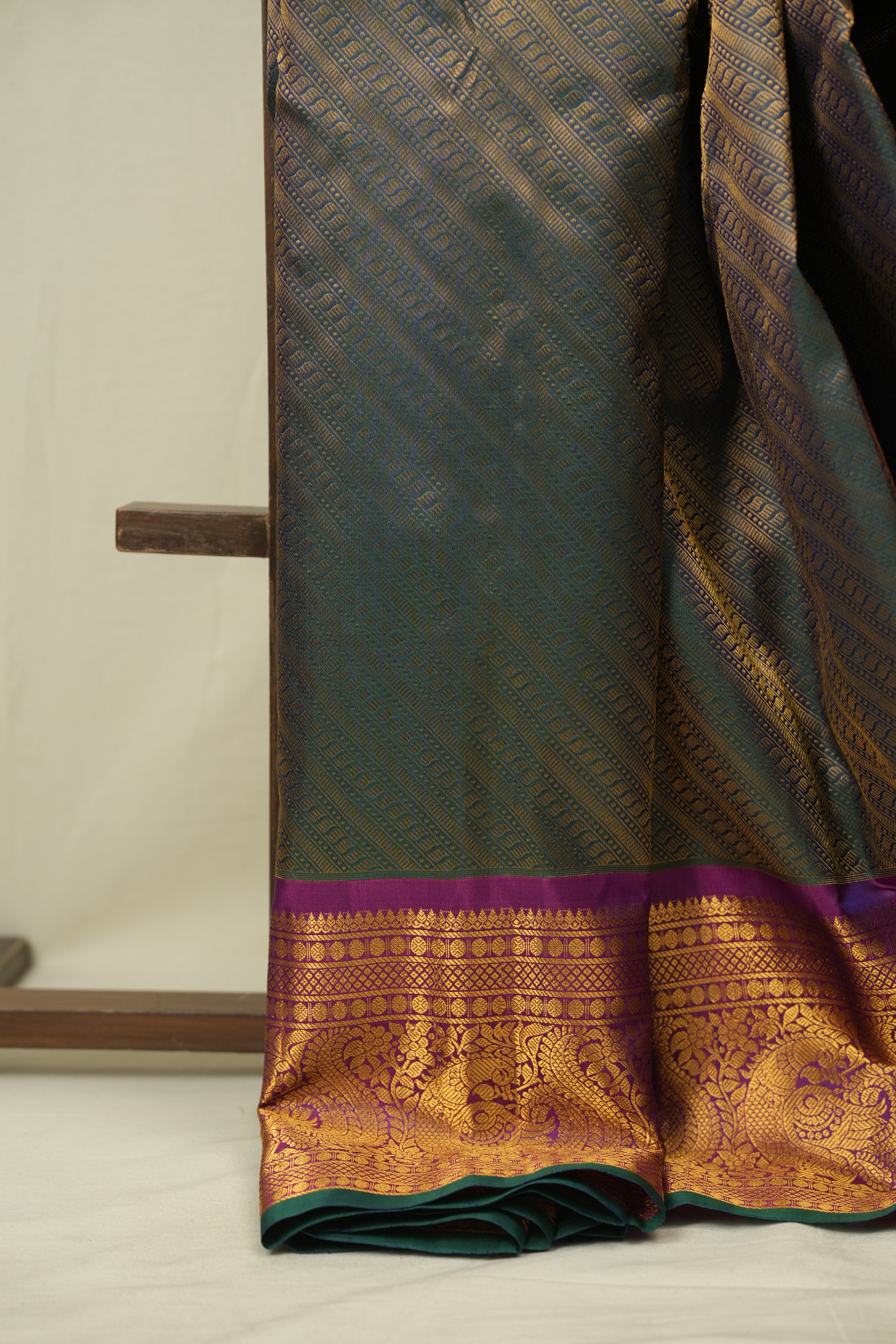 Peacock Green Gadwal Silk Saree - SRPGGSS651