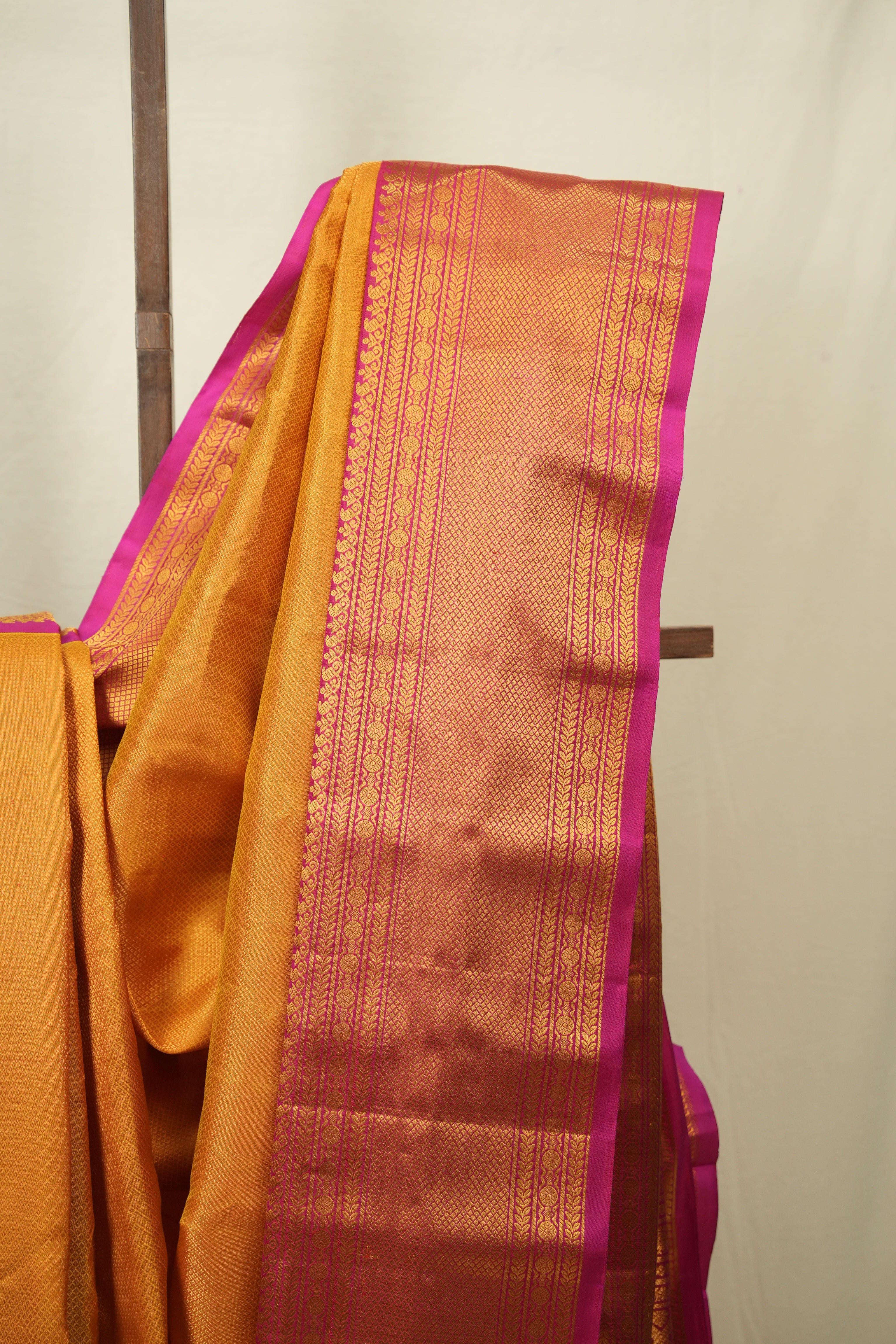 Golden Gadwal Silk Saree - SRGGSS652